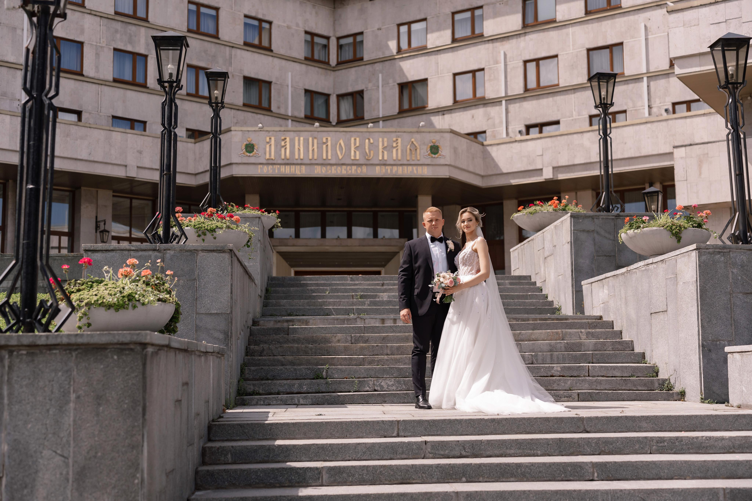 Свадебная фотосессия в Даниловском монастыре