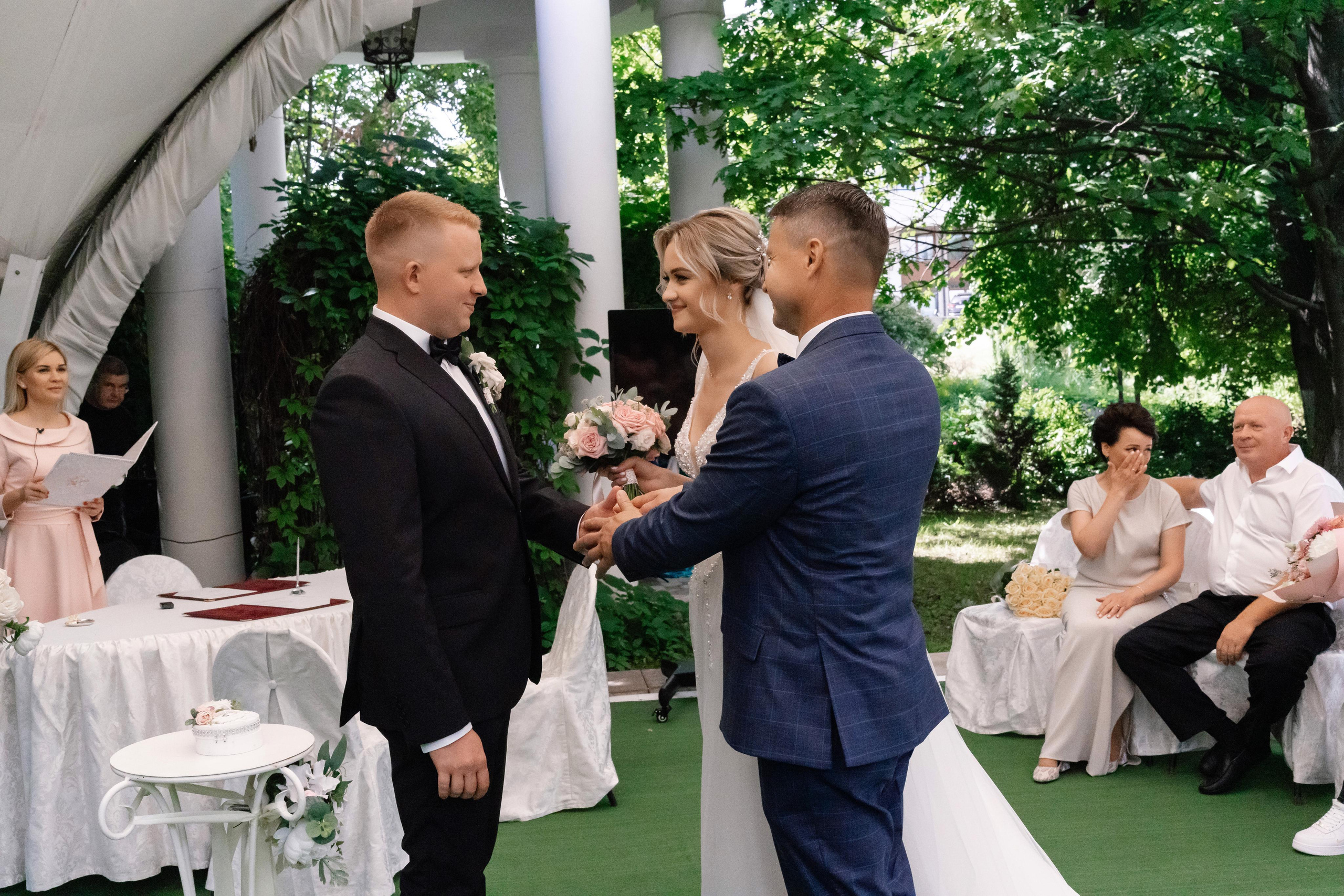 Свадебная фотосессия в Даниловском монастыре