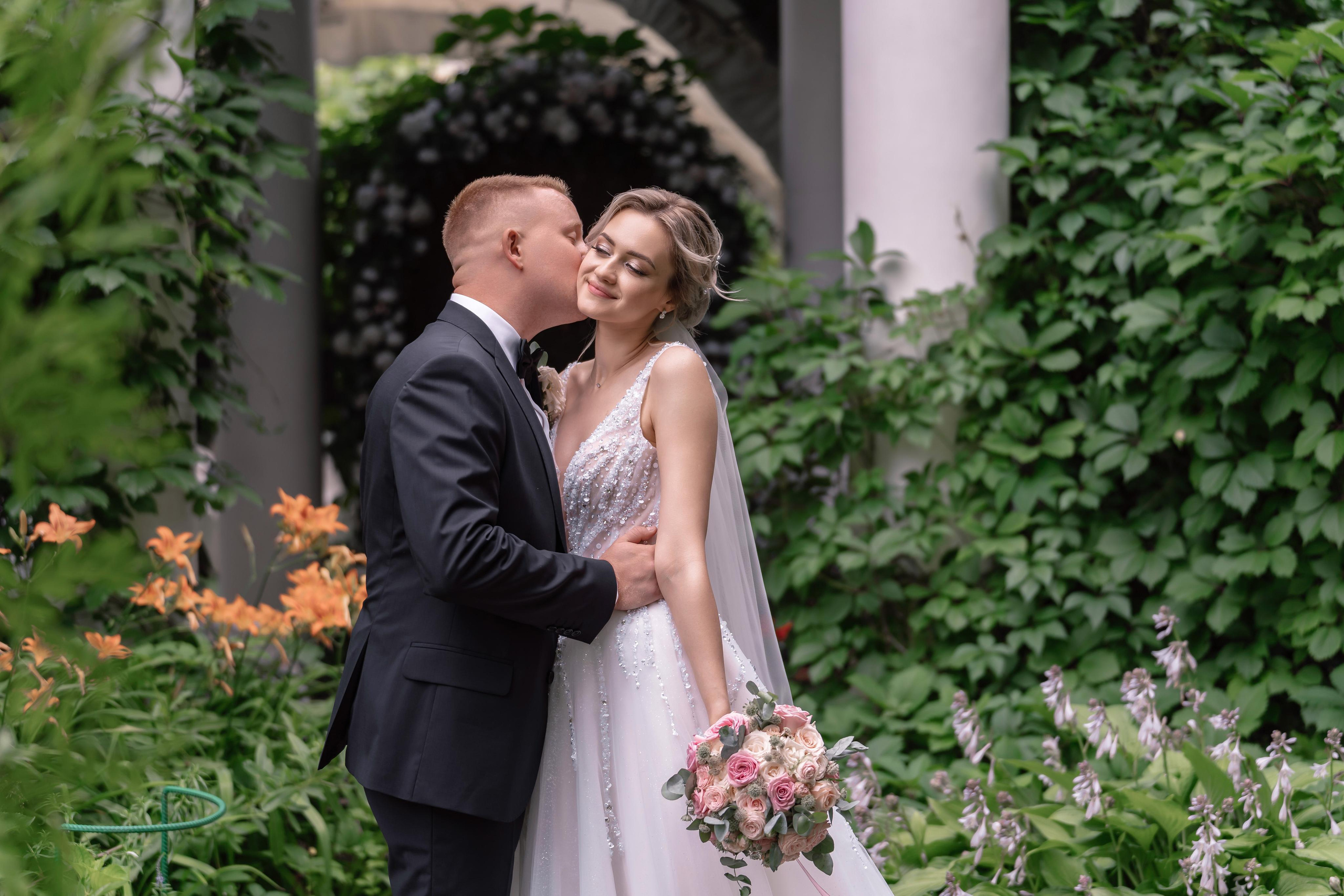 Свадебная фотосессия в Даниловском монастыре