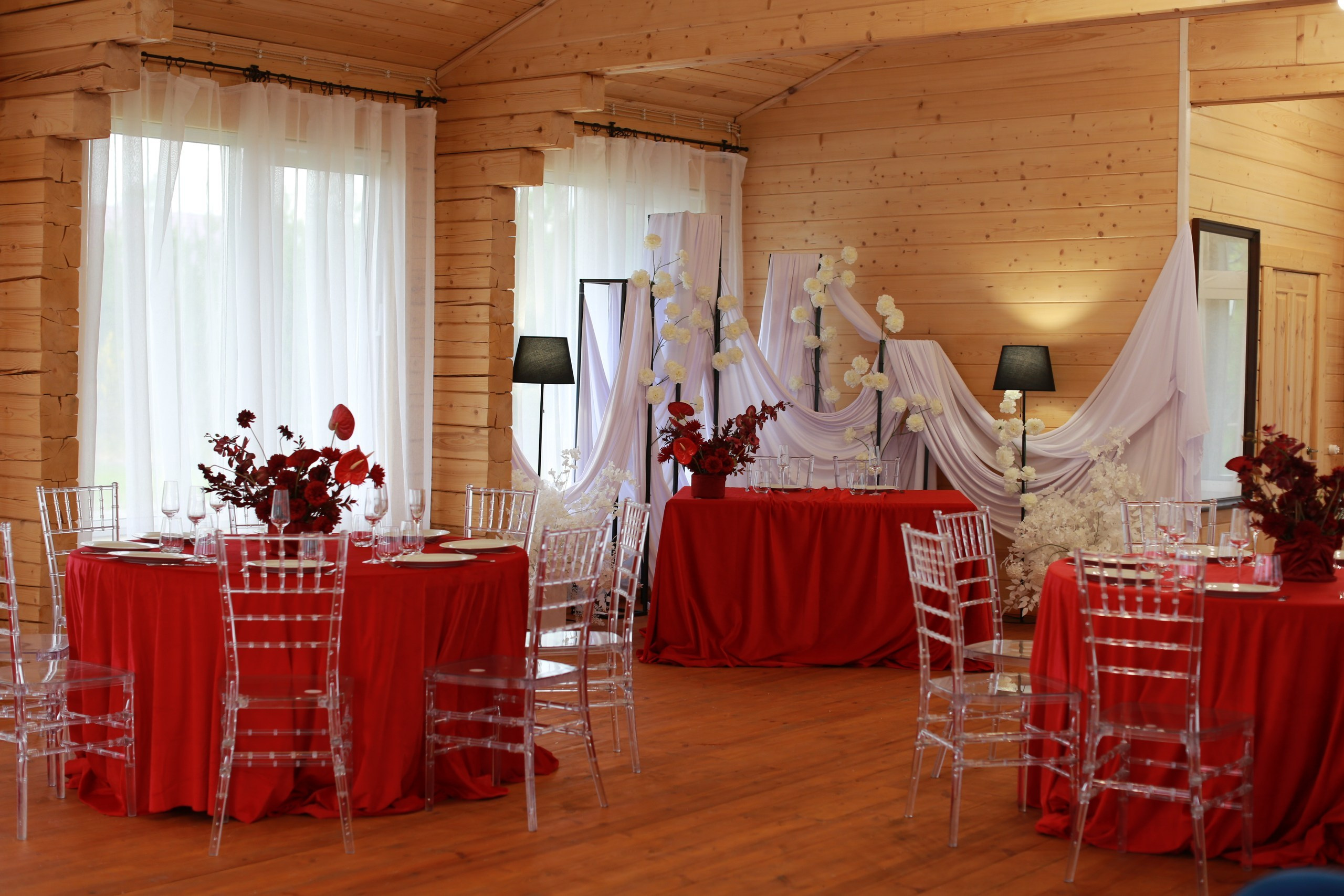 Веранда в Якушево для свадьбы, юбилея, корпоратива. Банкетный зал Веранда в Якушево у озера для свадеб, юбилеев, корпоративов. Официальный сайт