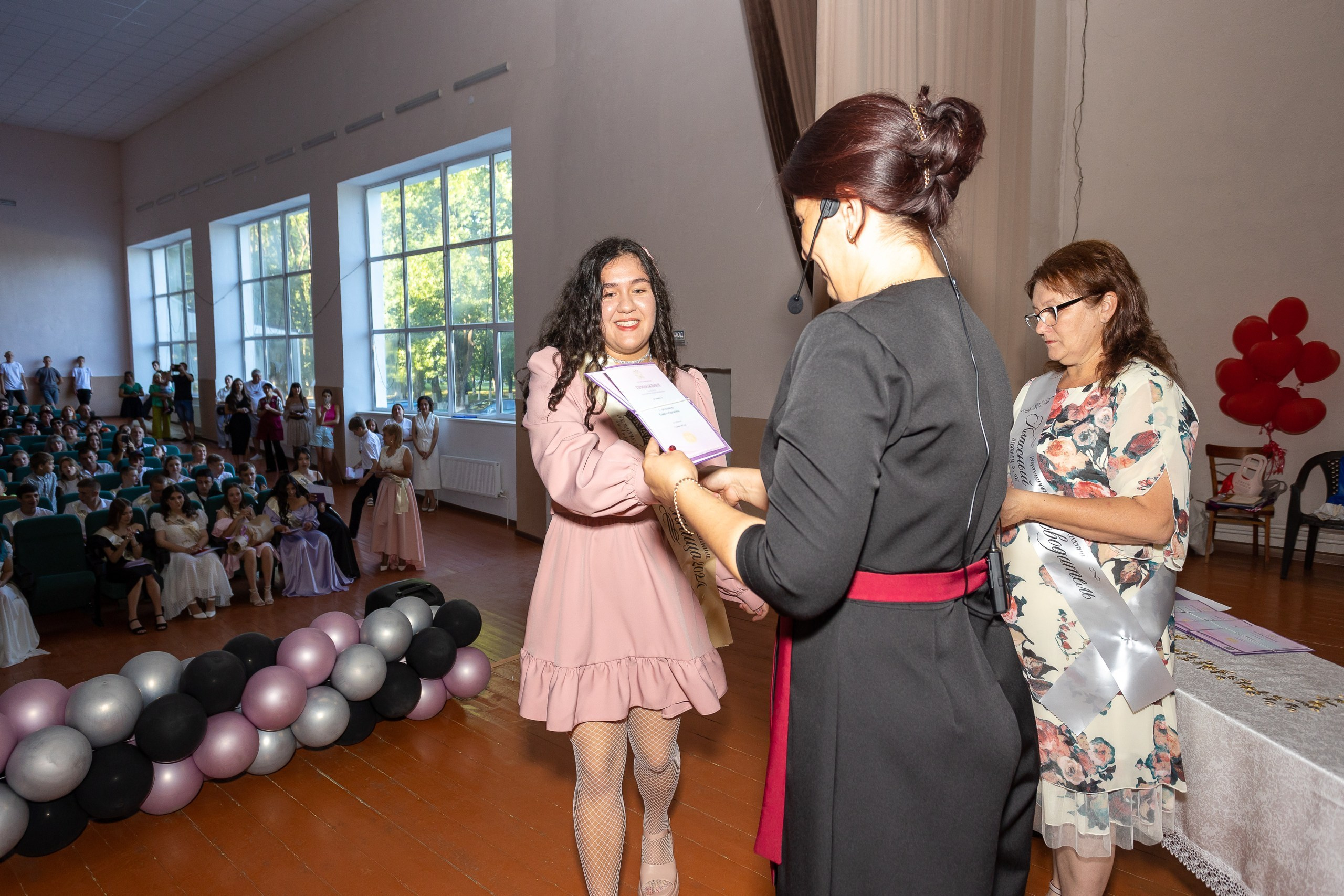 Вручение аттестата 2024 г. Выпускные альбомы Майкоп, Краснодар Елена Золотарева