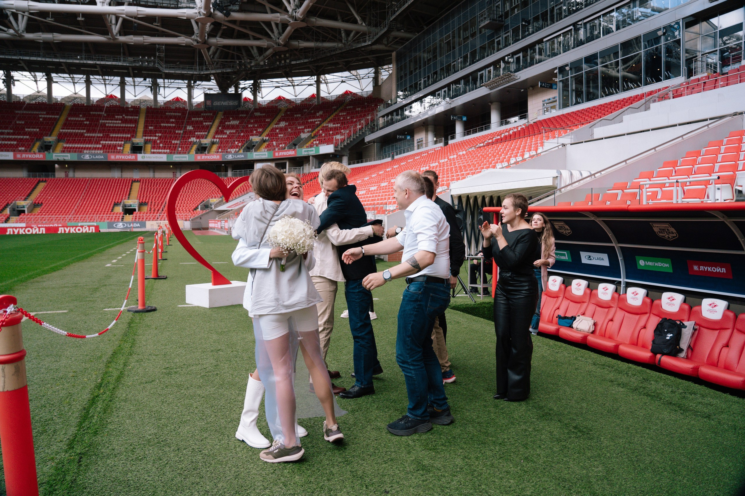 Свадебная фотосессия на стадионе Спартак Тушино