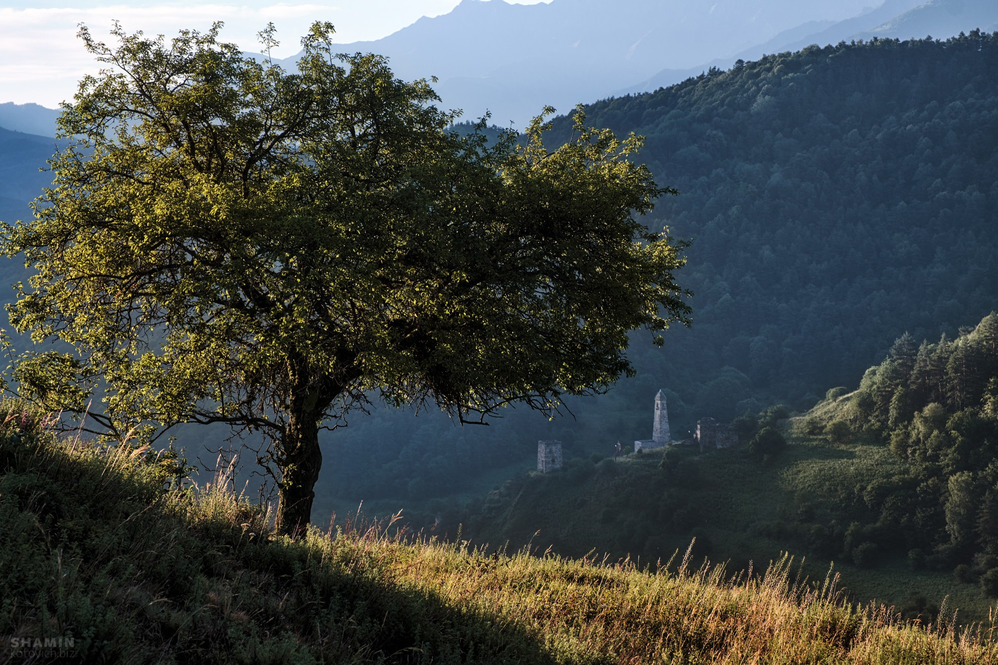 Классический пейзаж — фотограф Константин Шамин. Природа России и мира, горы, озёра, долины и свет. Профессиональная пейзажная фотография, гармония света и пространства.