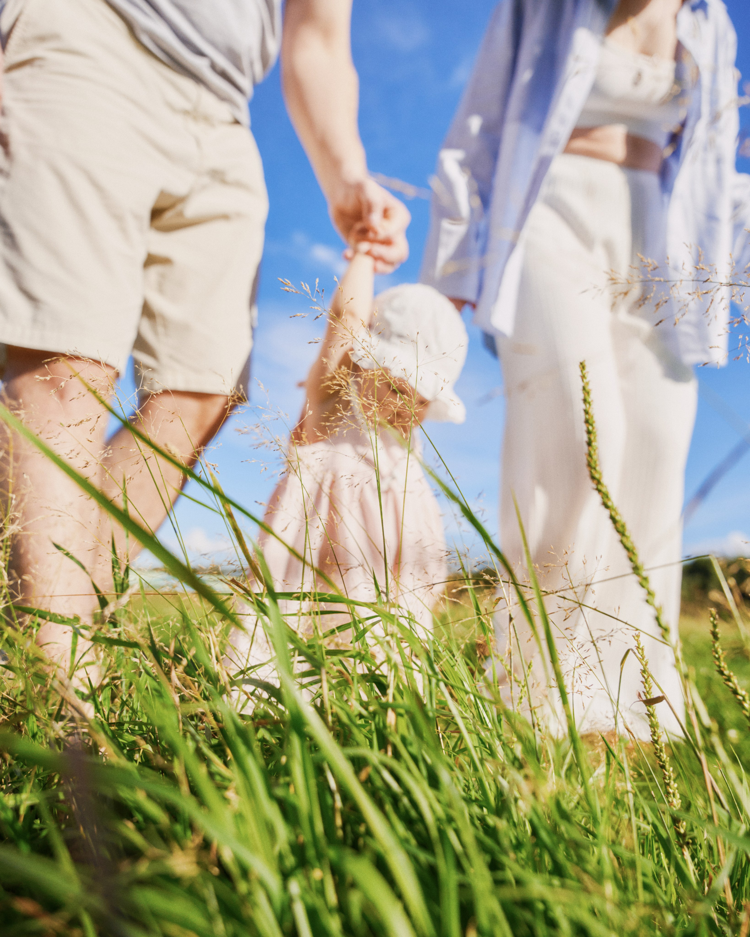 семейная съемка с маленьким ребенком на природе