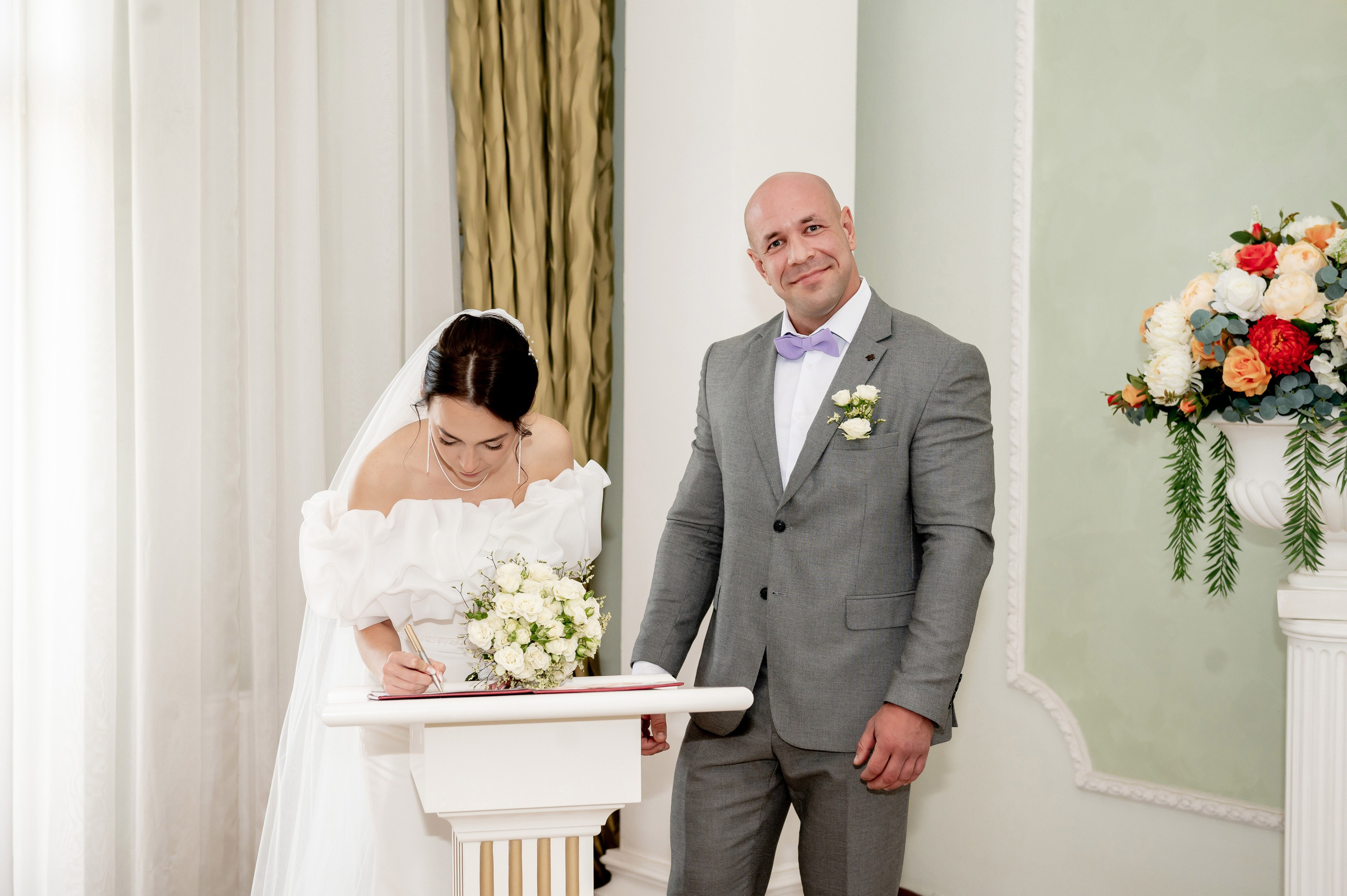 Летняя свадьба В Санкт-Петербурге и красивой выездной регистрацией Даши и Саши. Воздушная свадебная фотосессия в Петербурге. Портретный, семейный и свадебный фотограф в Санкт-Петербурге и в Пушкине Ширяев Денис