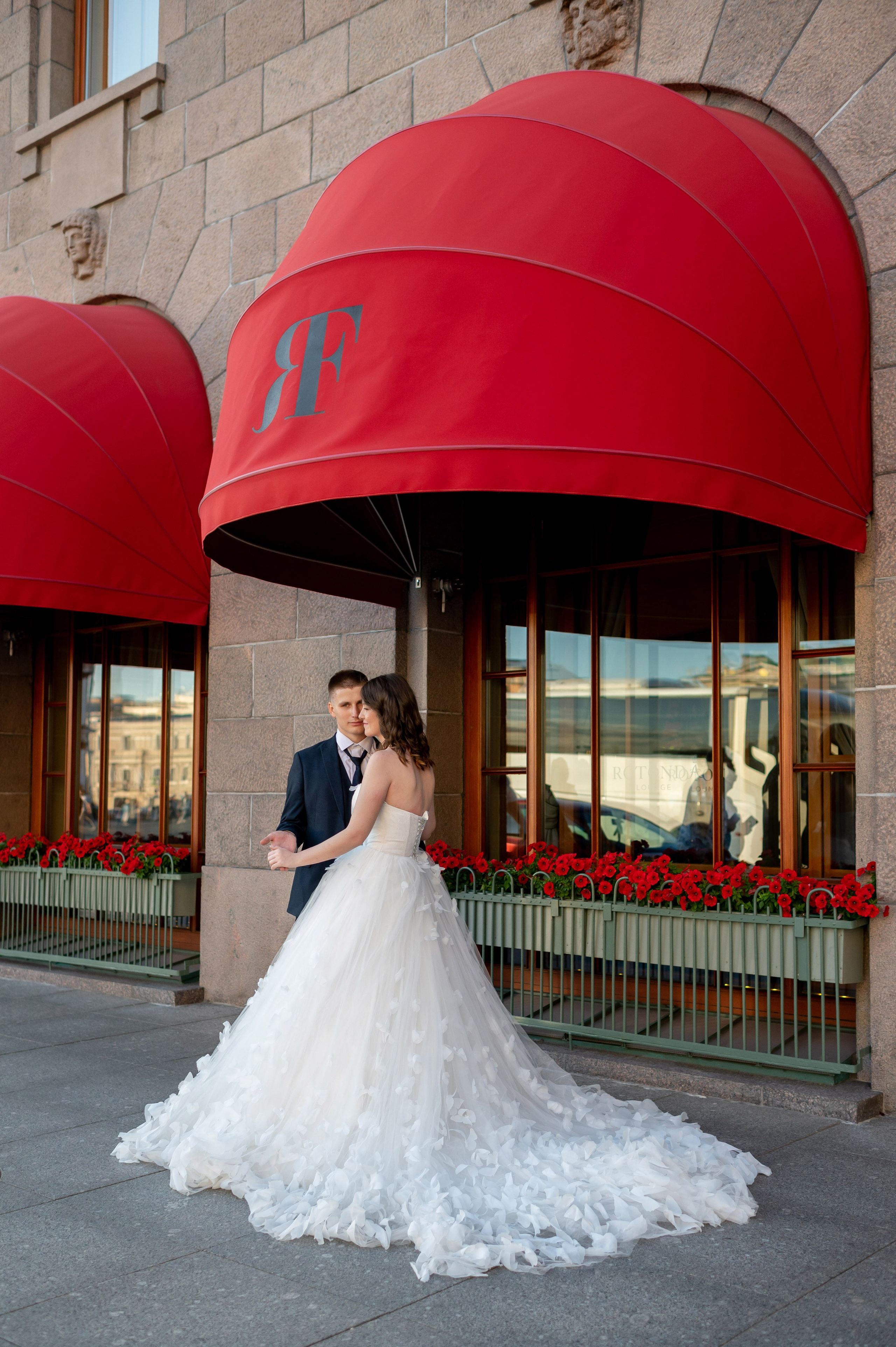 Зажигательная и динамичная свадебная фотосессия Анастасии и Максима. Портретный, семейный и свадебный фотограф в Санкт-Петербурге и в Пушкине Ширяев Денис