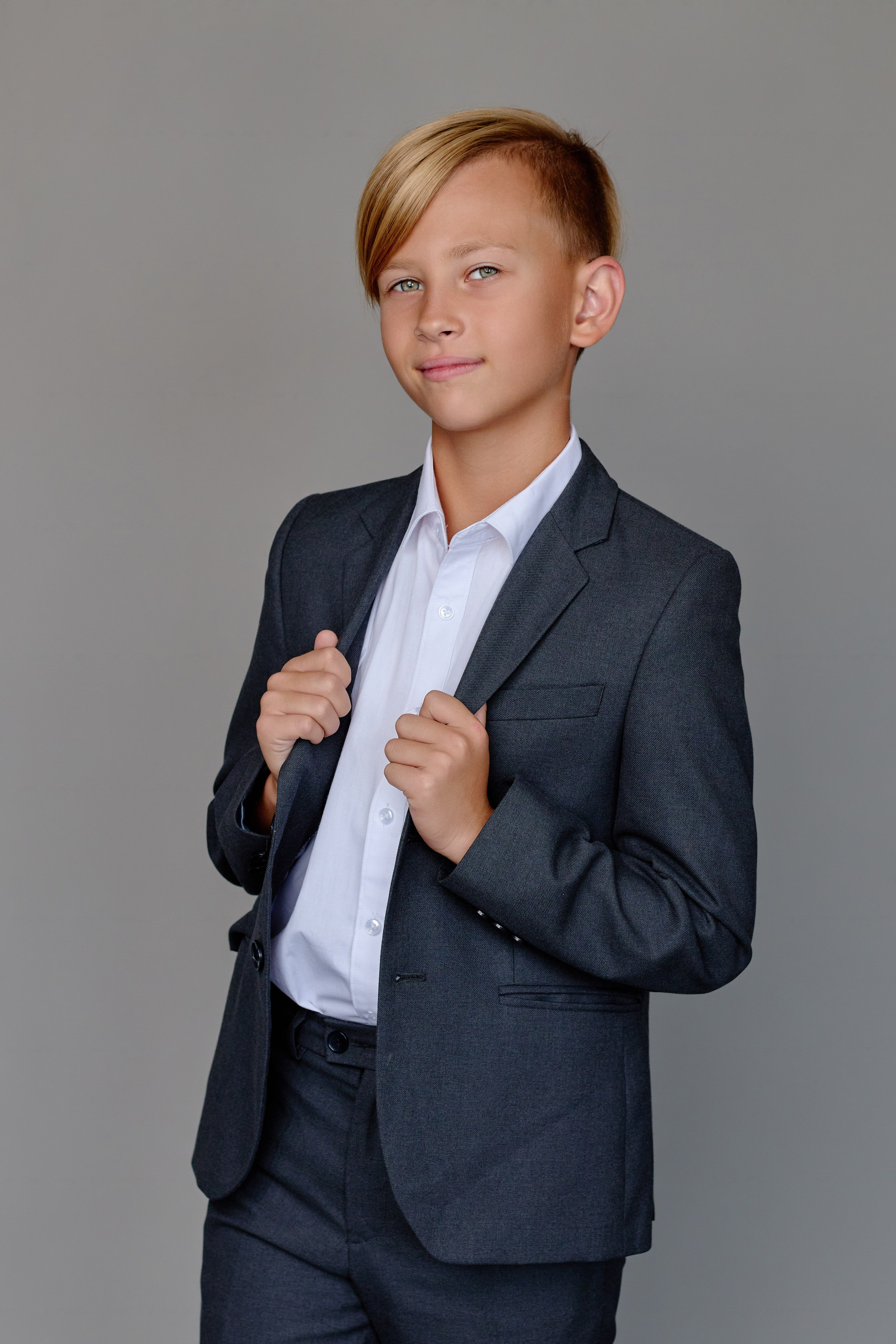 Сьемка 4 класса в студии на Выпускной Альбом. Фотограф Выпускные альбомы Таганрог Сергей Коробченко