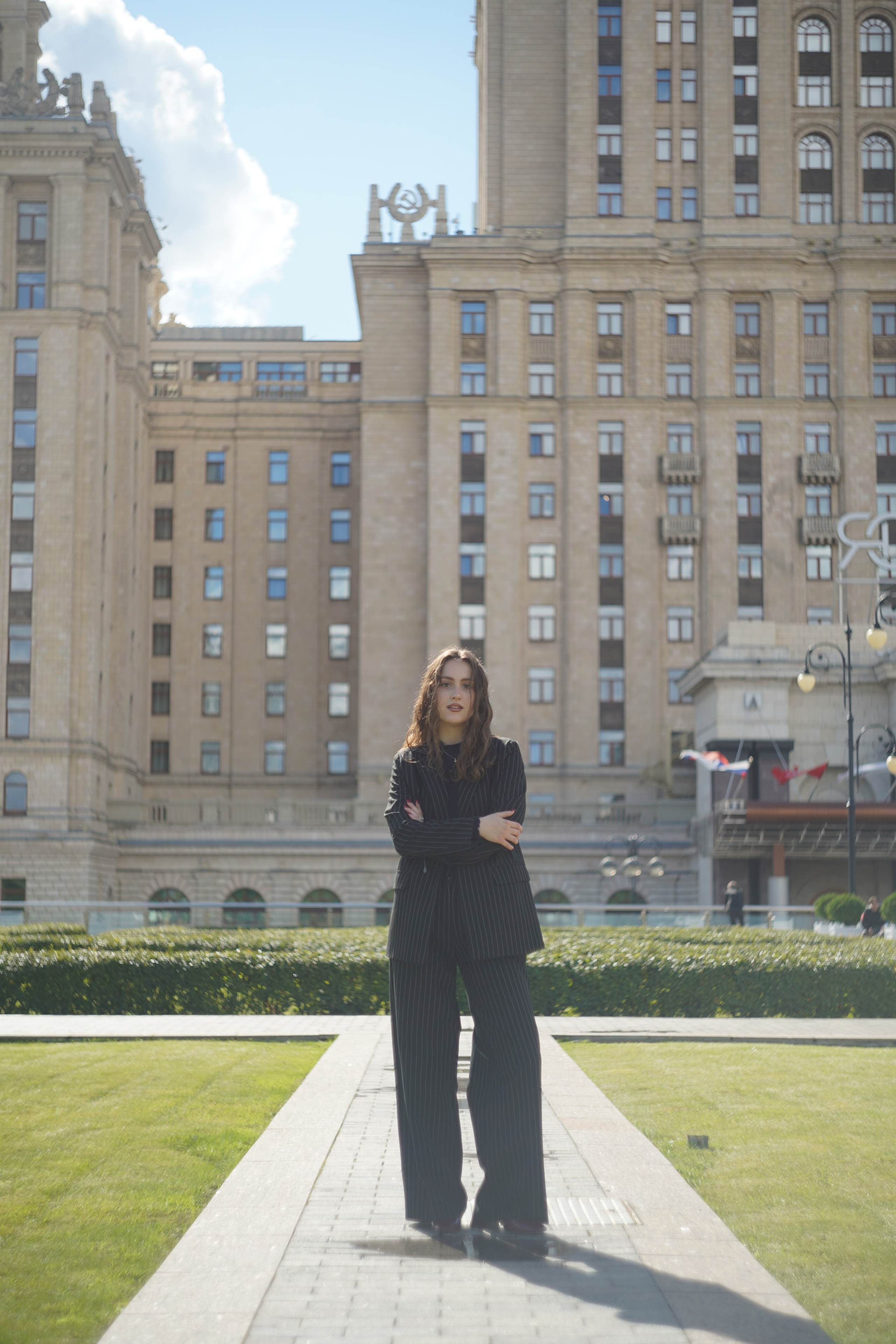 Ретро фотосессия на фоне сталинских высоток