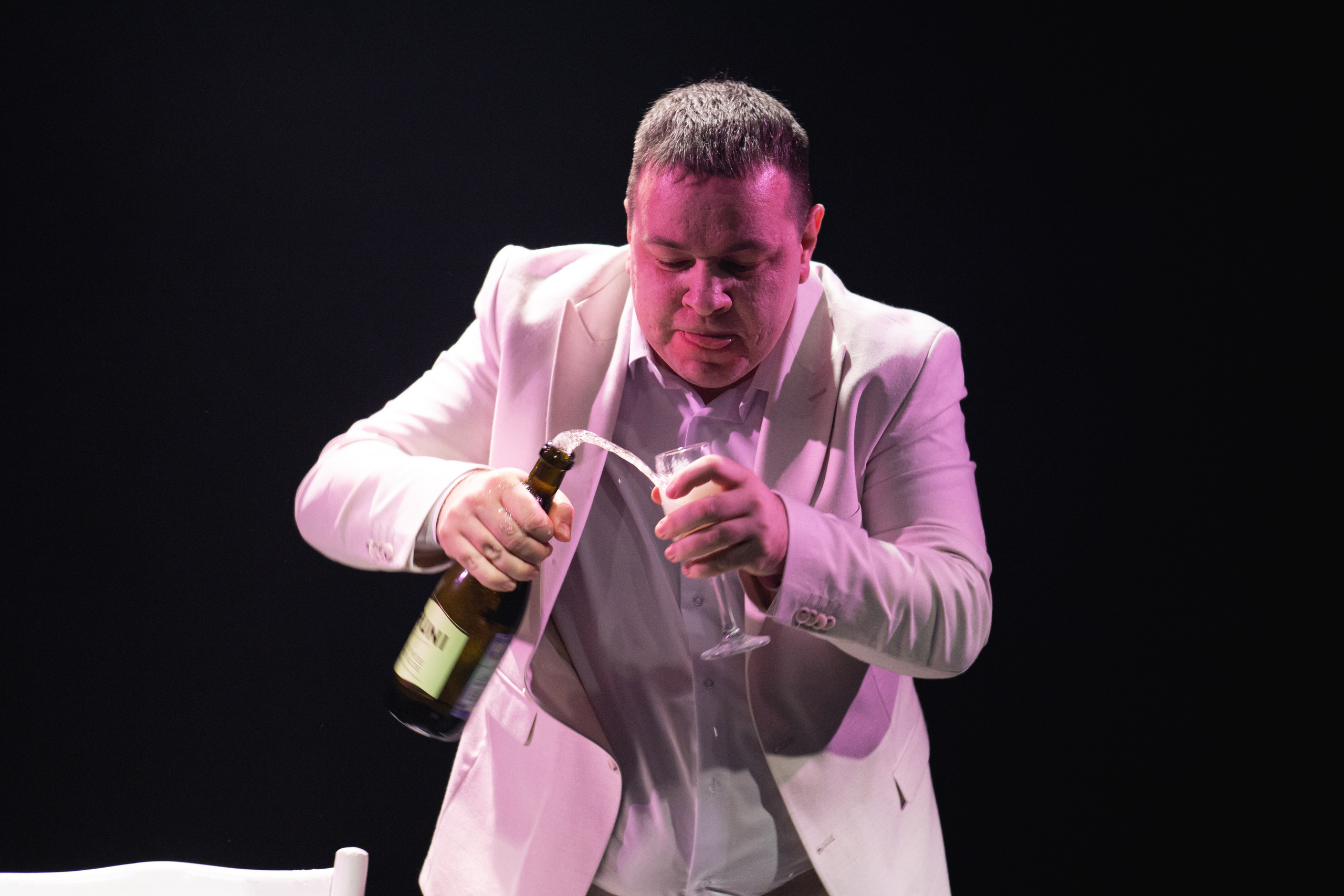 Спектакль «Любовь у сливного бачка». Репортажный фотограф в Перми Денис Голдобин