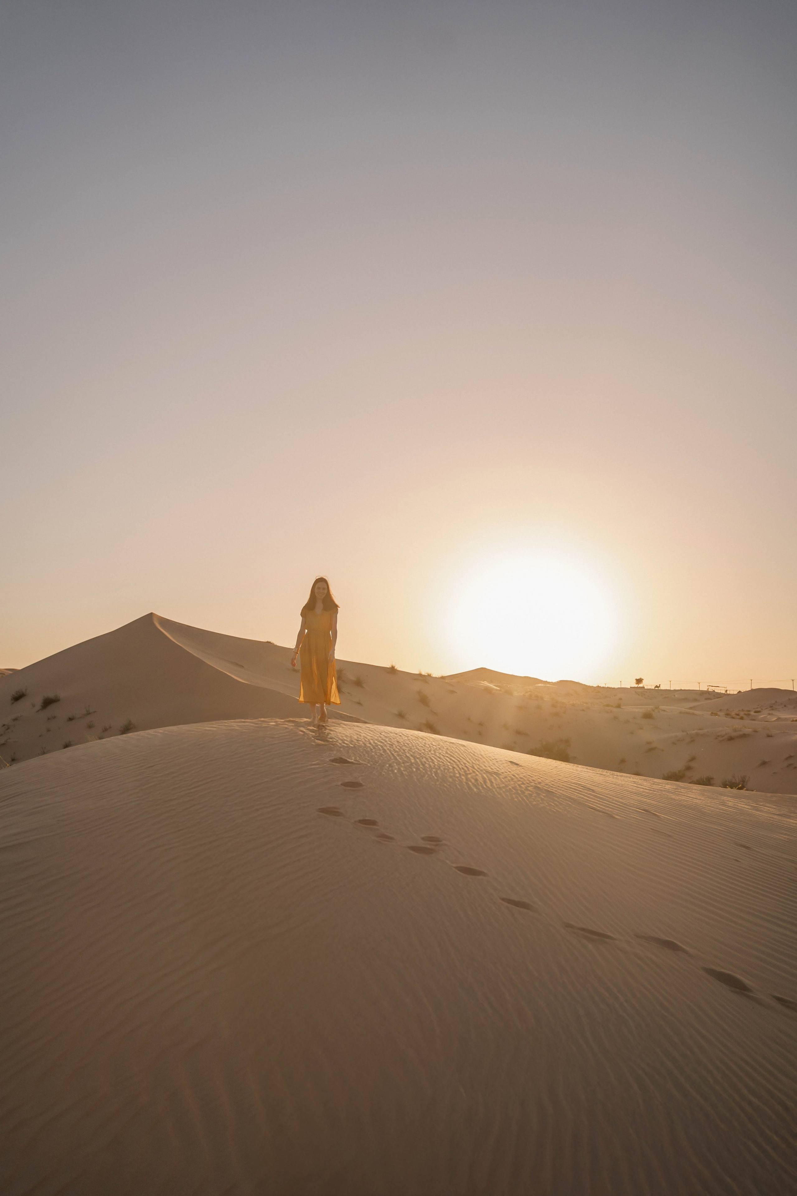 Фотосессия в пустыне ОАЭ с трансфером, выезд из Абу-Даби, Дубая, Фуджейры и других эмиратов. Дорога до пустыни занимает около 1 часа.