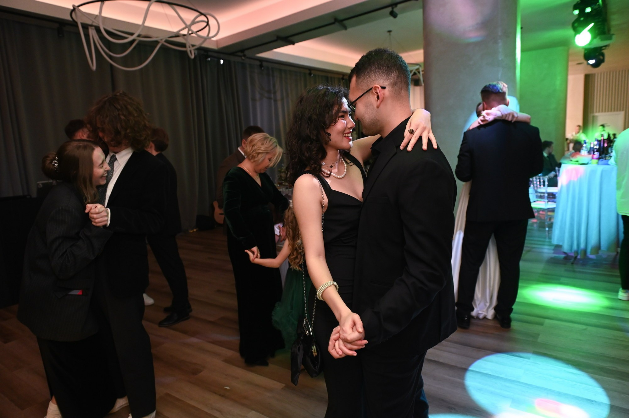 Фотожурналист на свадьбе: когда кадры становятся историей. Документальный фотограф Сергей Вдовин