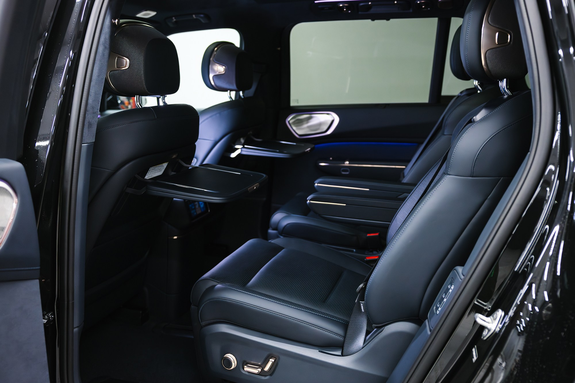 Lynk & Co 900 Ultra 2,0hyb 4WD AT (734 л. с.). Автосалон «Х-Авто»