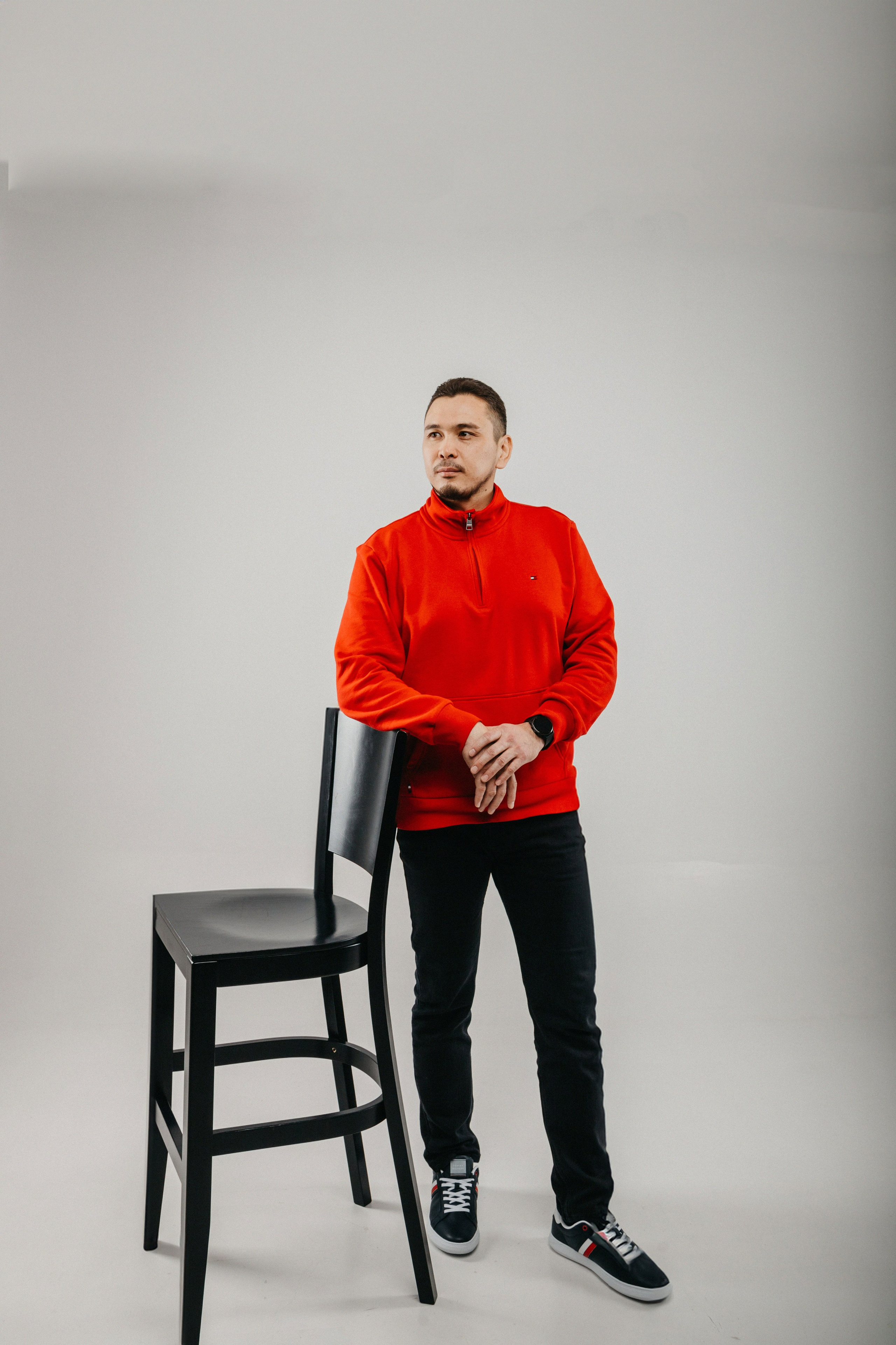 Фотосессия Нурлана в фотостудии Пространство. Свадебный, семейный и портретный фотограф в Алматы, Костанай