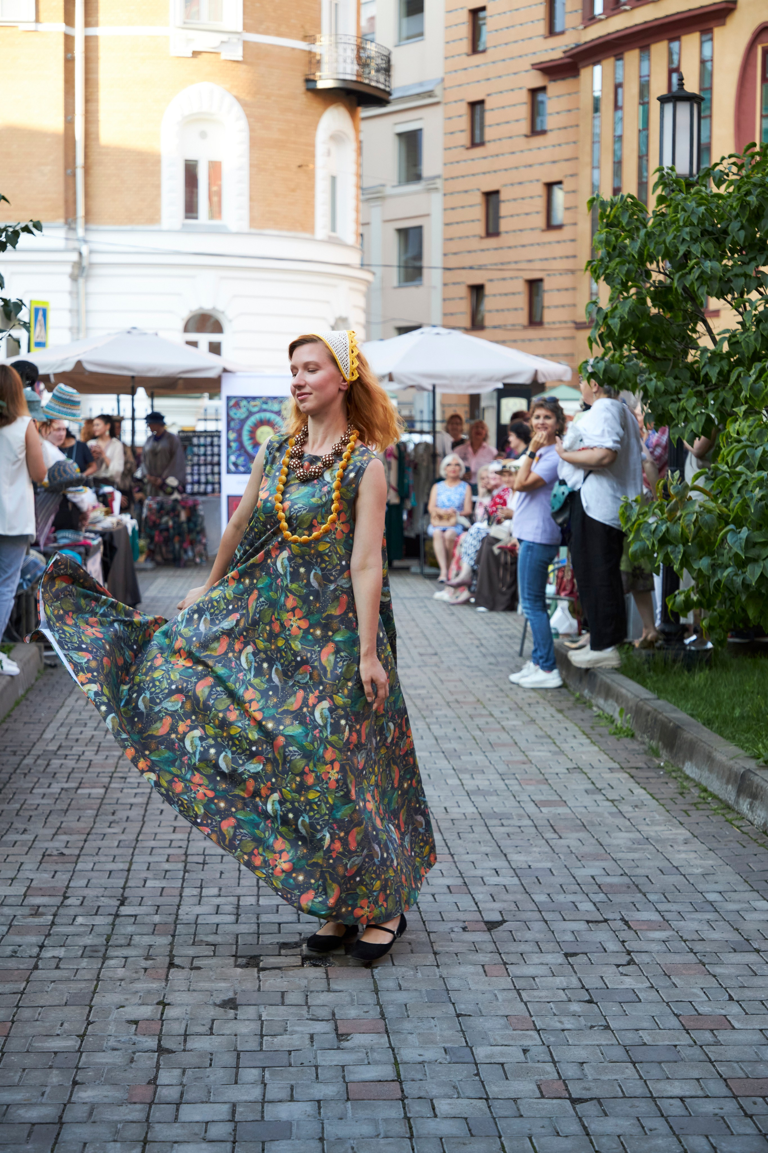 Репортажная съёмка с показа мод сообщества «Мода без пафоса» в Москве. Анна Потявина. Фотограф Москва