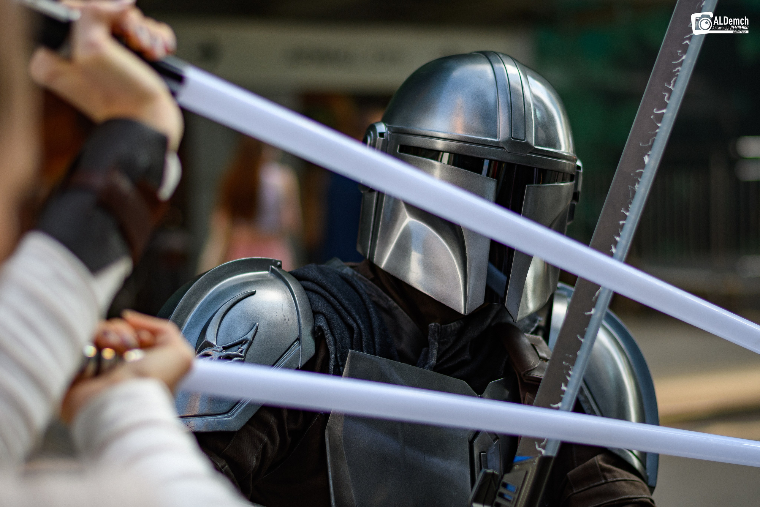 Рей против Мандалорца по звёздным войнам косплей фотосессия