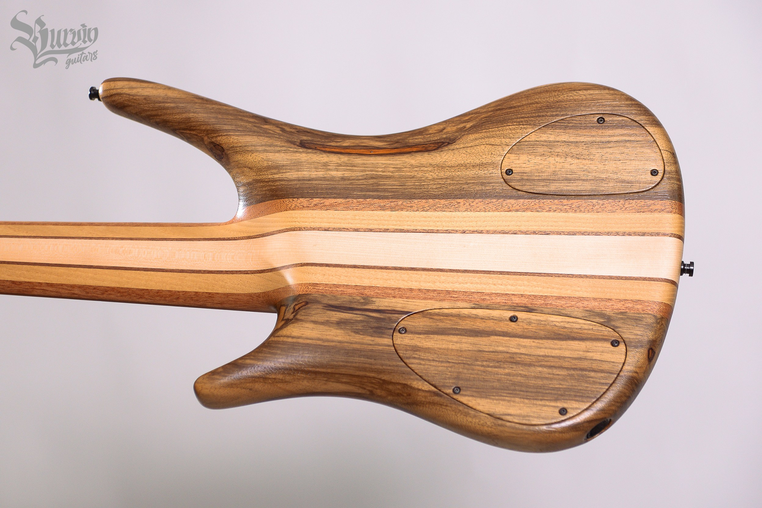 026 ACULA. Master of making guitars and basses to order
