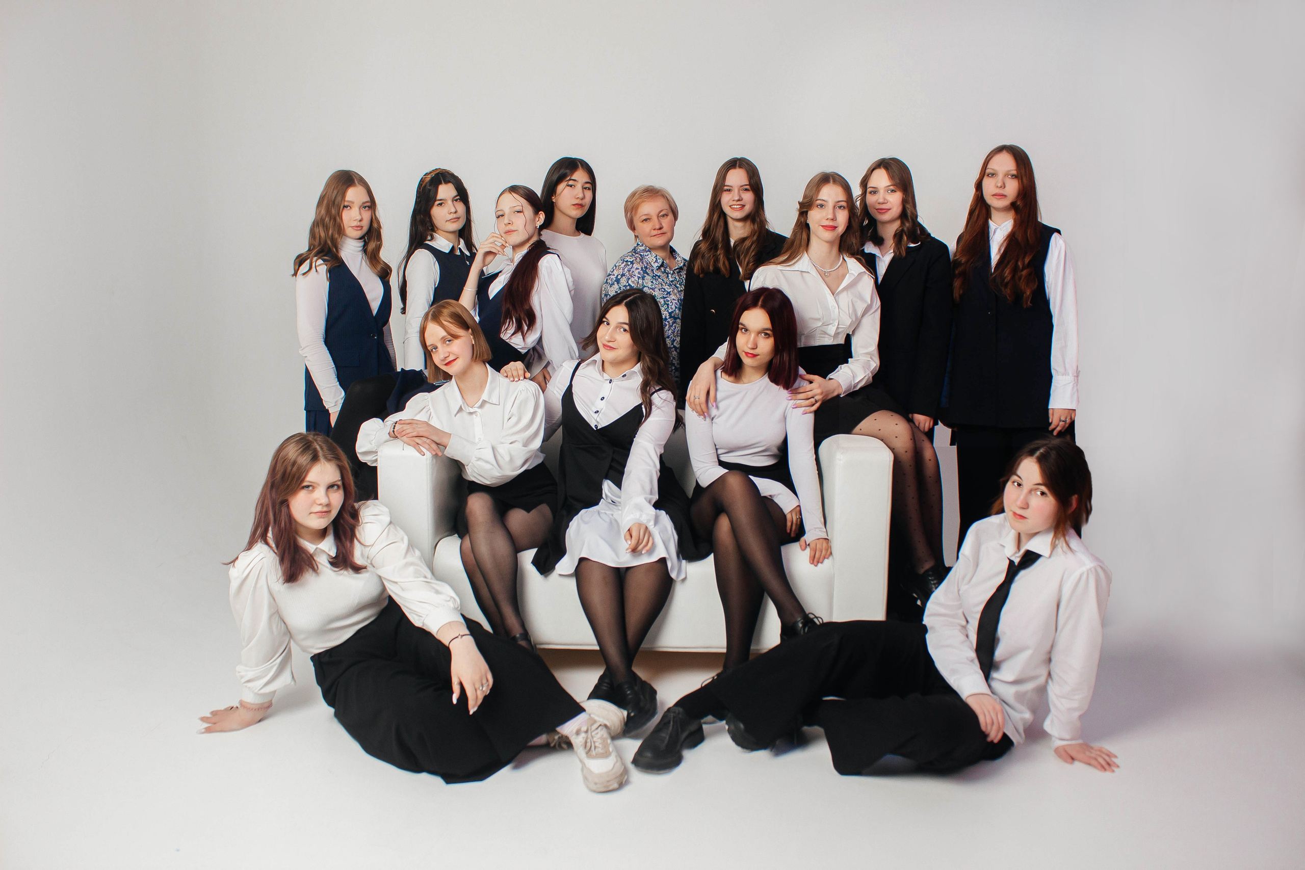 Выпускные альбомы Axioma для старших классов. AXIOMA │ Выпускные альбомы в Иркуске. Альбом в подарок! Закажи сейчас!