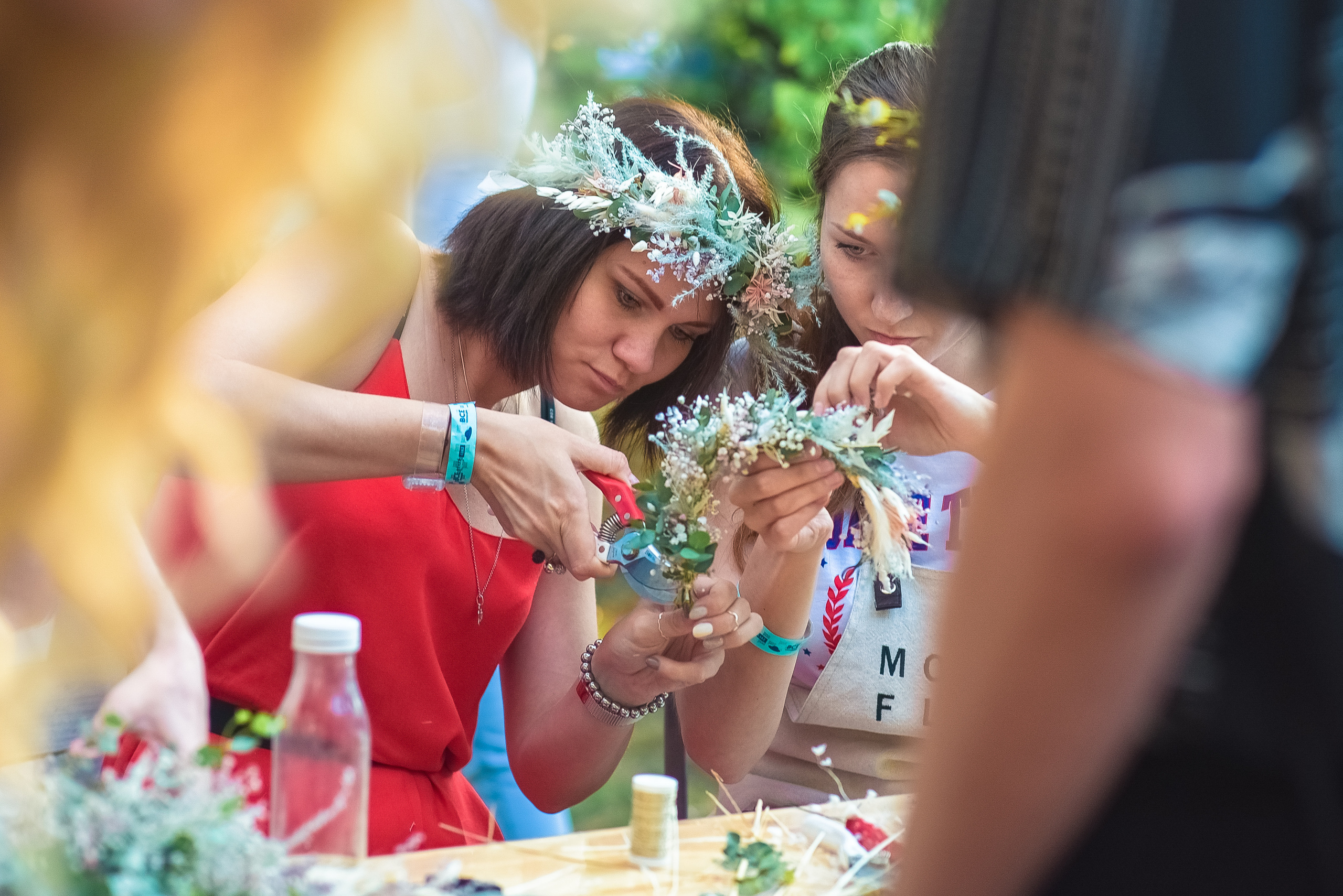 Фотосъёмка для женского журнала: девичник и флористы