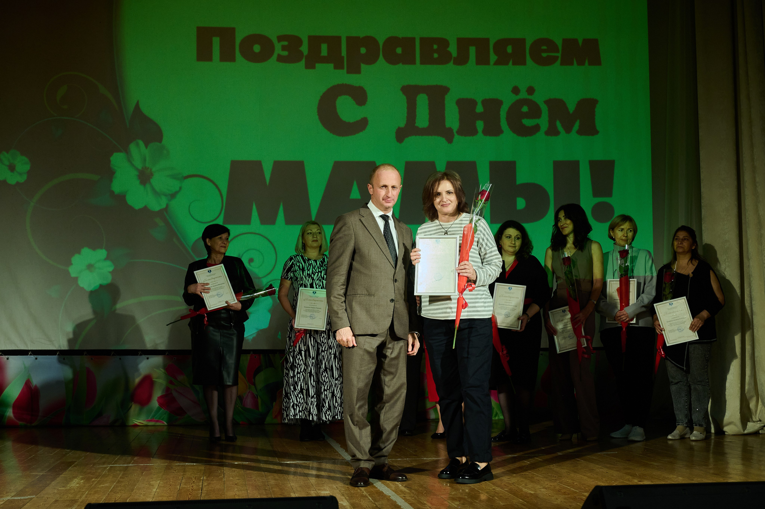 День матери Кабардинка. Жизнь курорта Кабардинка в фотографиях