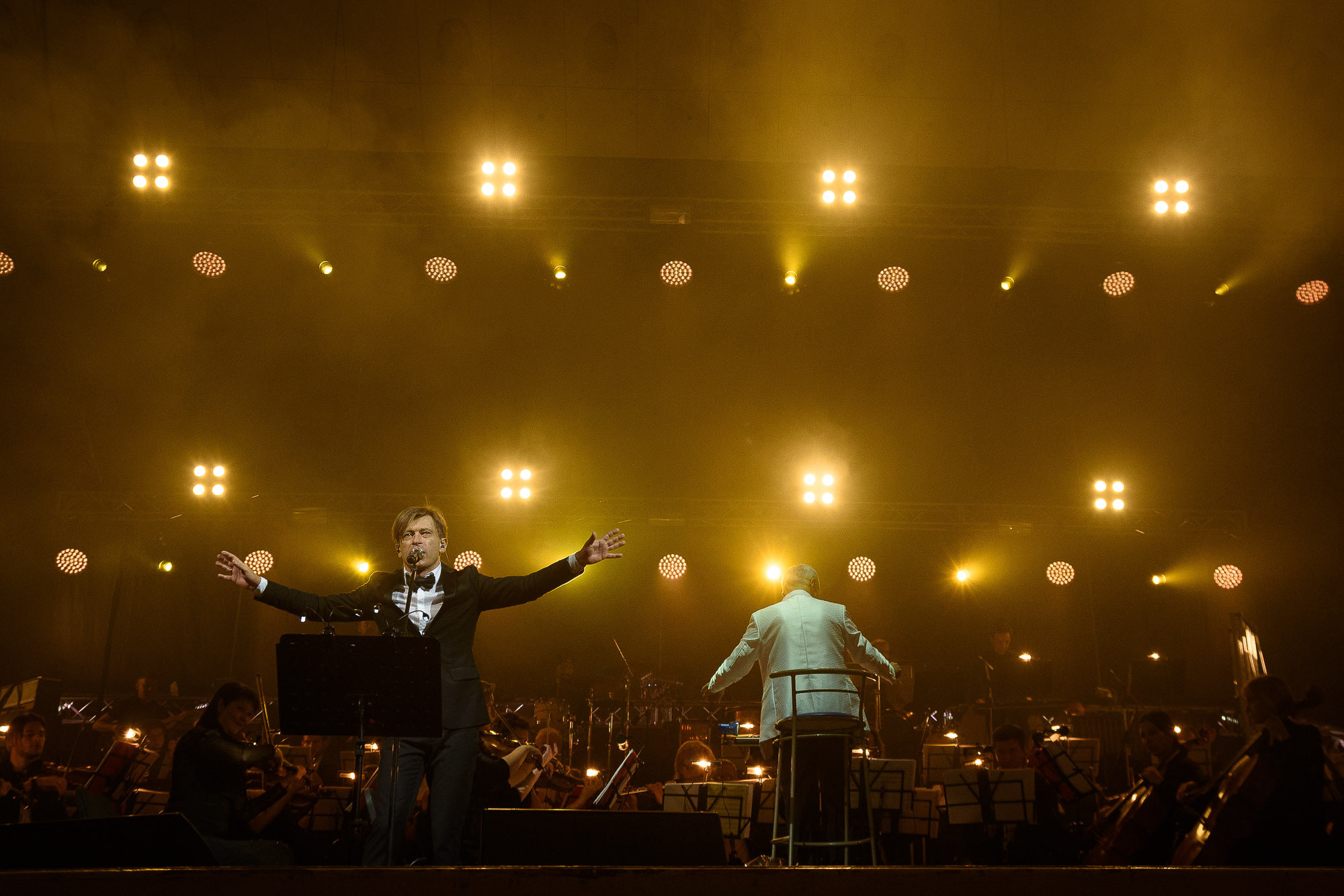 Концерт Би-2 с симфоническим оркестром. Репортажный и концертный фотограф в Волгограде Павел Панько