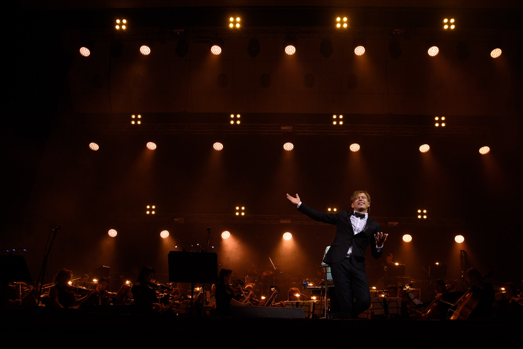 Концерт Би-2 с симфоническим оркестром. Репортажный и концертный фотограф в Волгограде Павел Панько