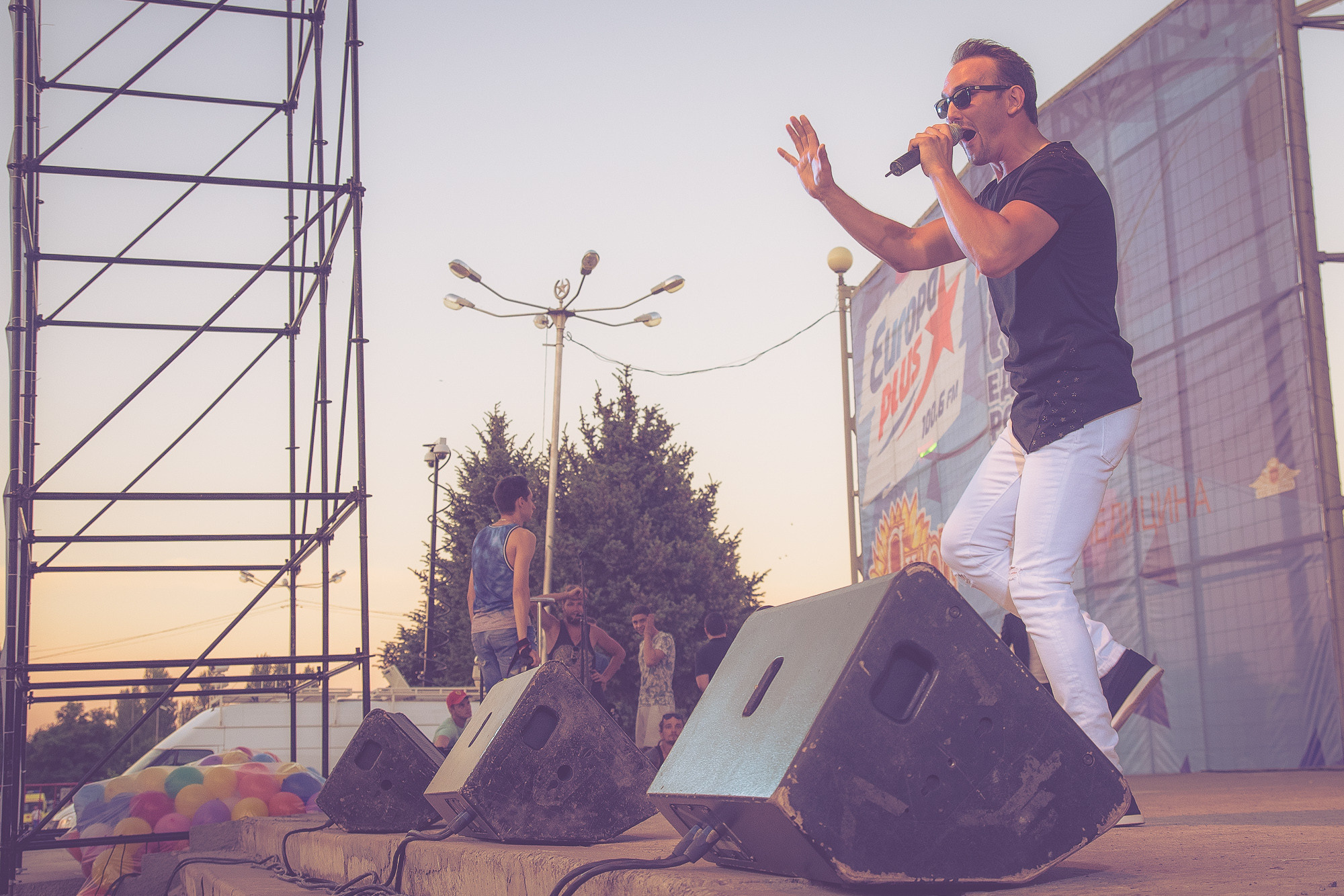 Дмитрий Трофим — победитель конкурса «Студенческая весна на Волге», победитель международного вокального конкурса «Ялтинские каникулы»