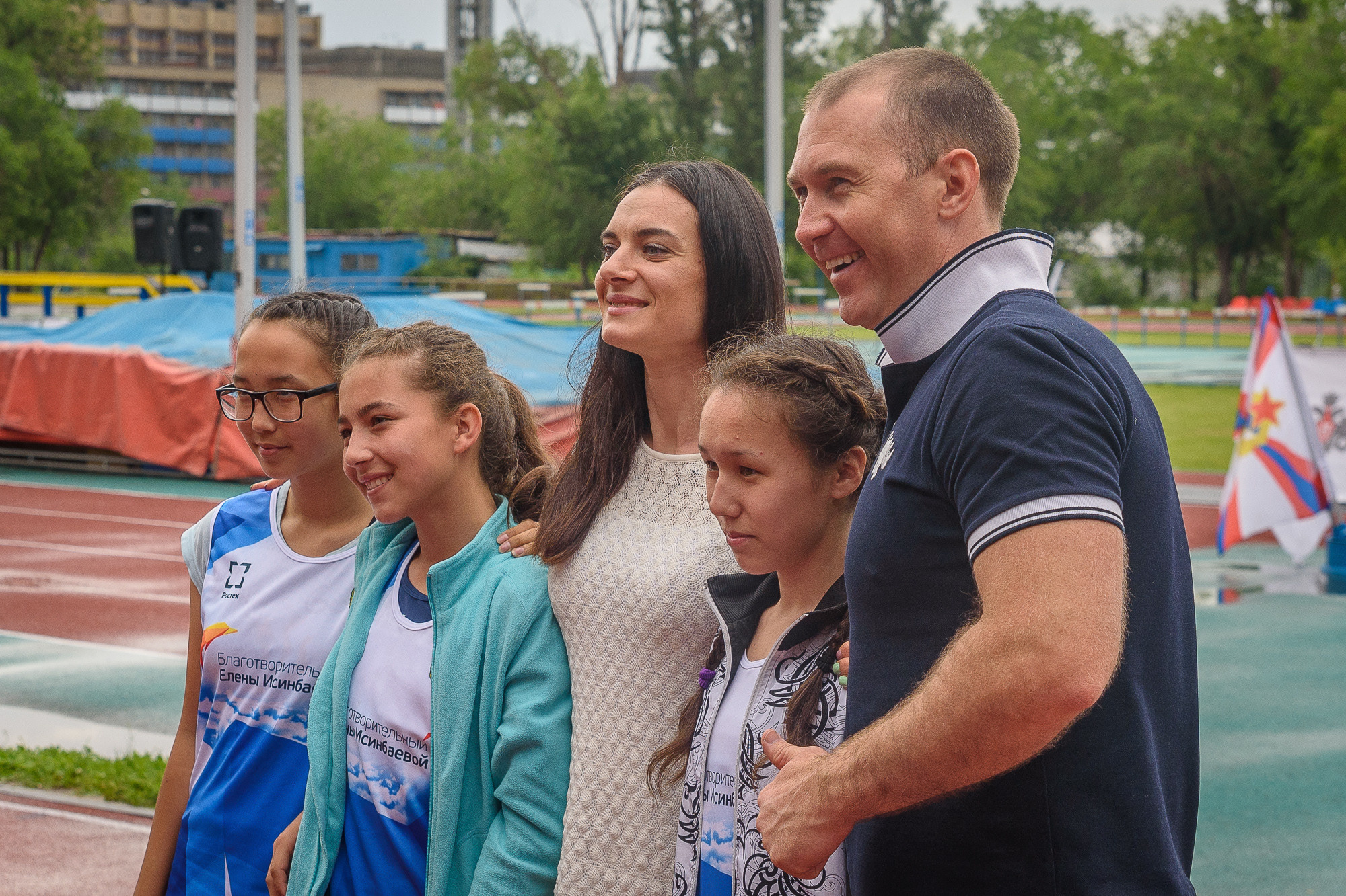 Елена Исинбаева, Макси Опалев с победителями легкоатлетических соревнований