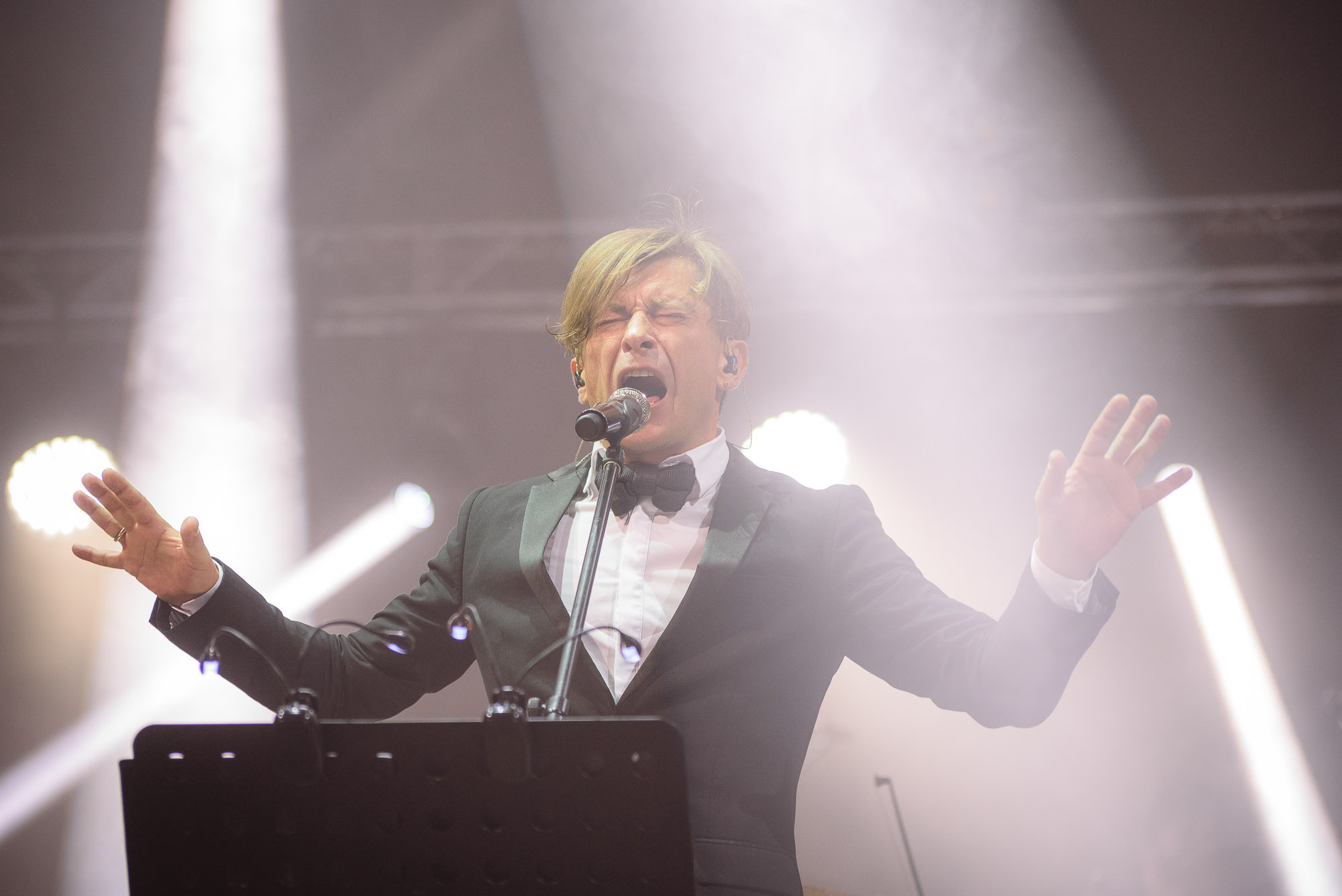 Концерт Би-2 с симфоническим оркестром. Репортажный и концертный фотограф в Волгограде Павел Панько