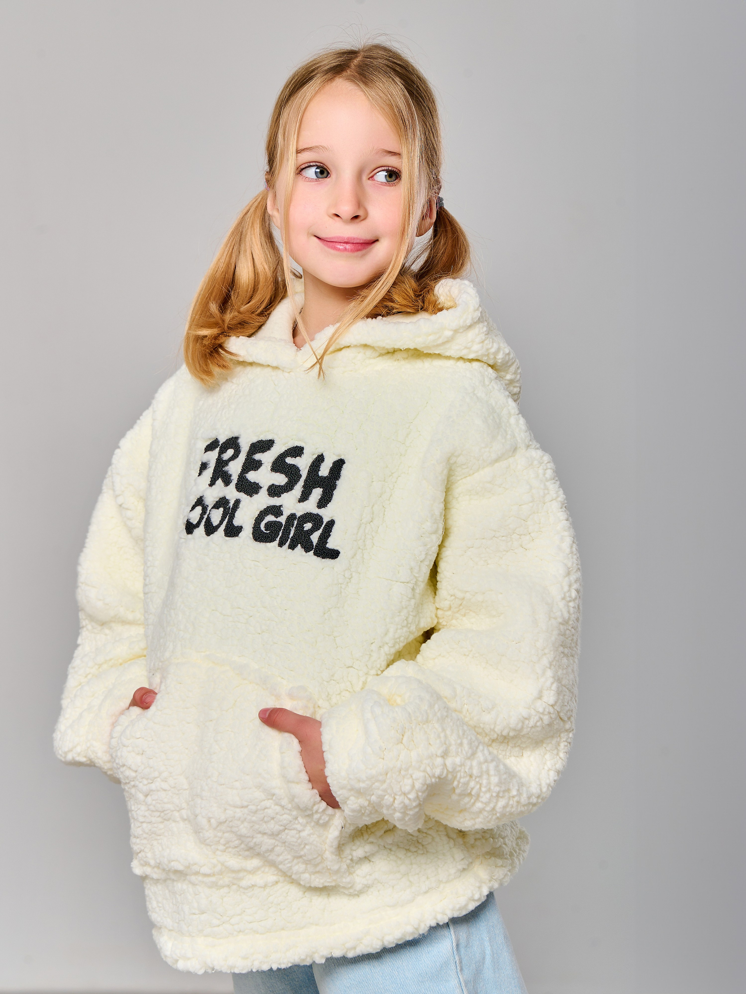 Съемка детских толстовок для маркетплейса. Контент фотограф для бизнеса и маркет-плейсов