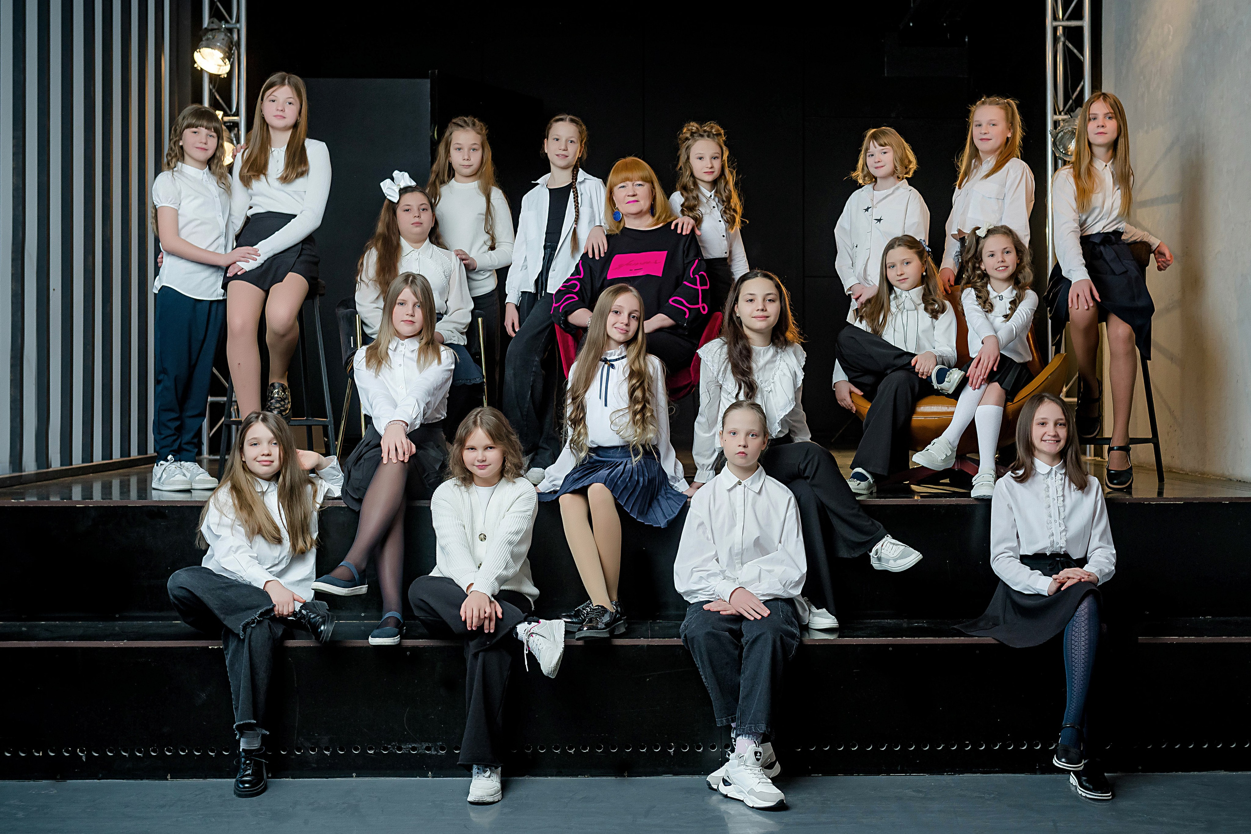 Фотосессия Гимназия 76 Класс 4А. Современные Выпускные Альбомы в Ростове-на-Дону