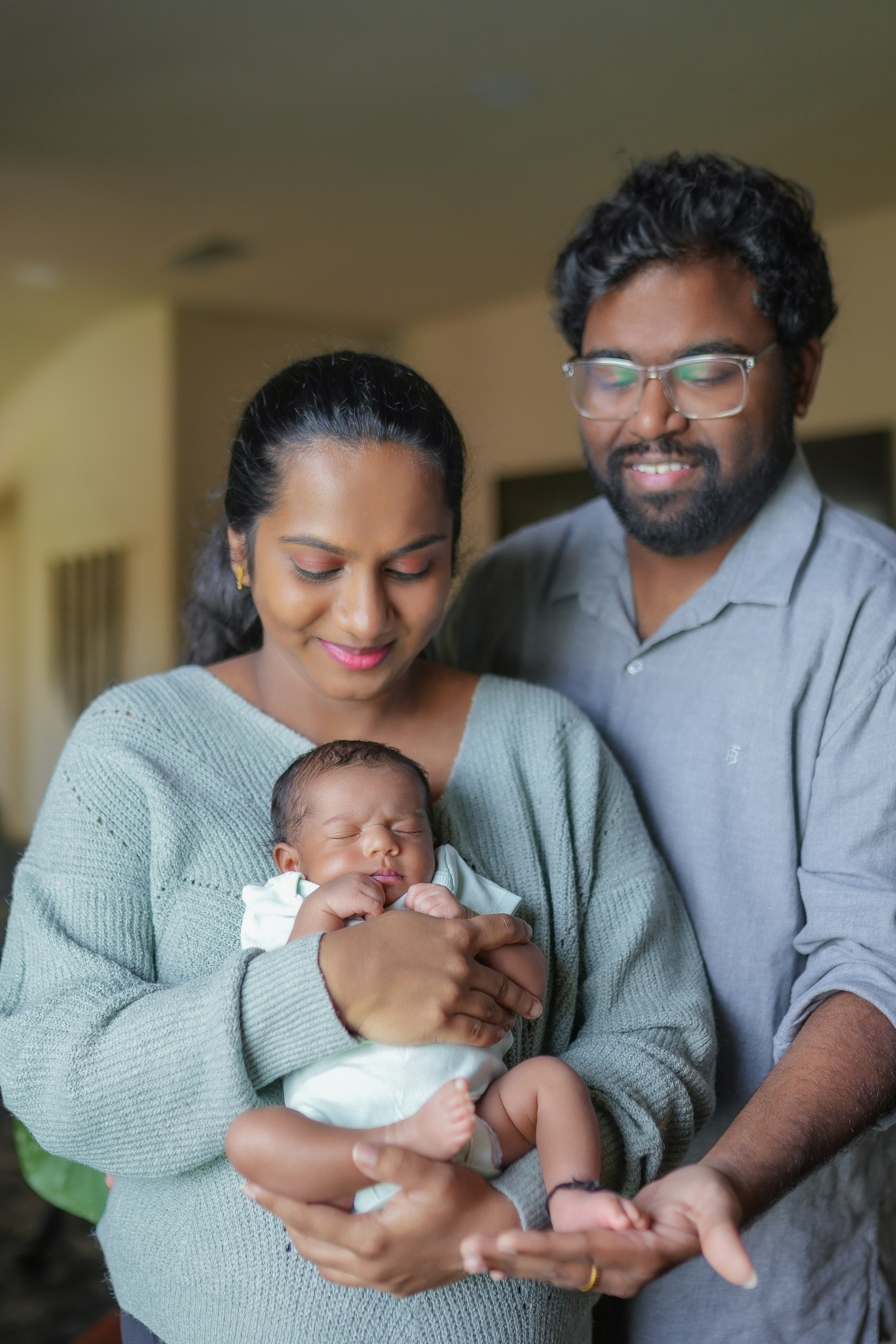 Heartfelt family memories — cozy newborn session