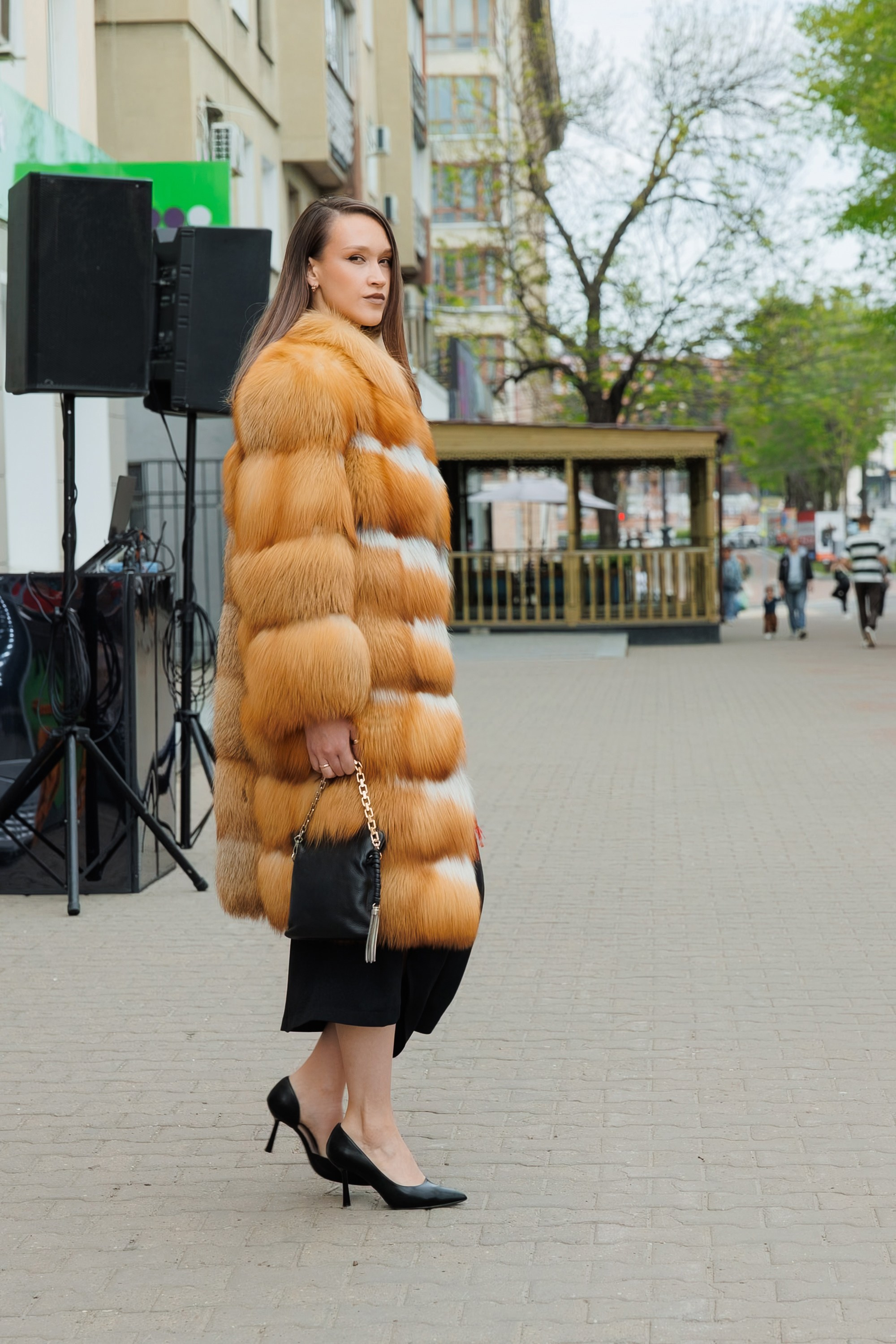 МОДНЫЙ ПОКАЗ. СВОИ. ФОТООТЧЕТЫ-СОБЫТИЯ-МЕСТА