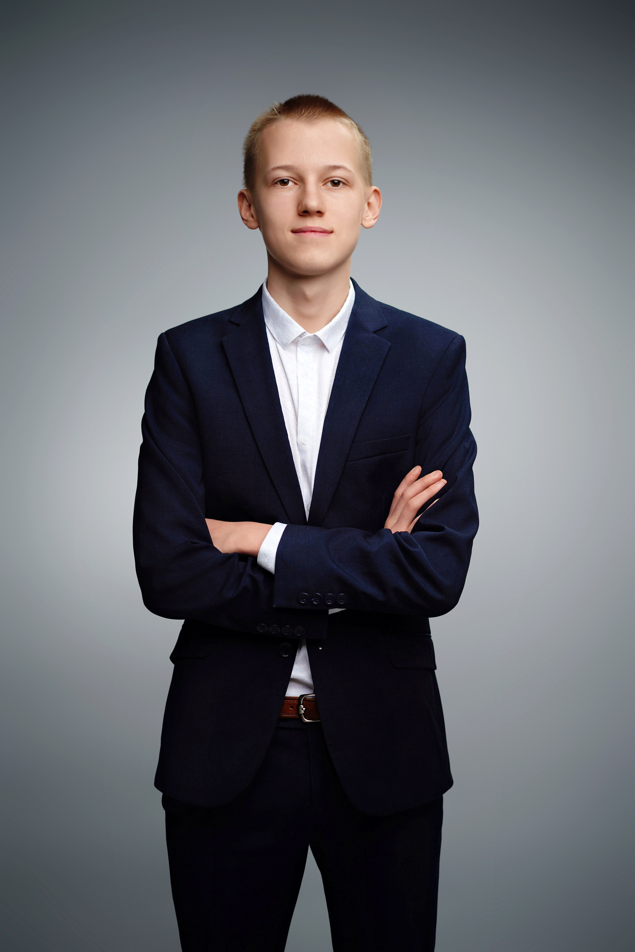 Стиль портрета в студии. GOTRA — выпускные альбомы в Тюмени