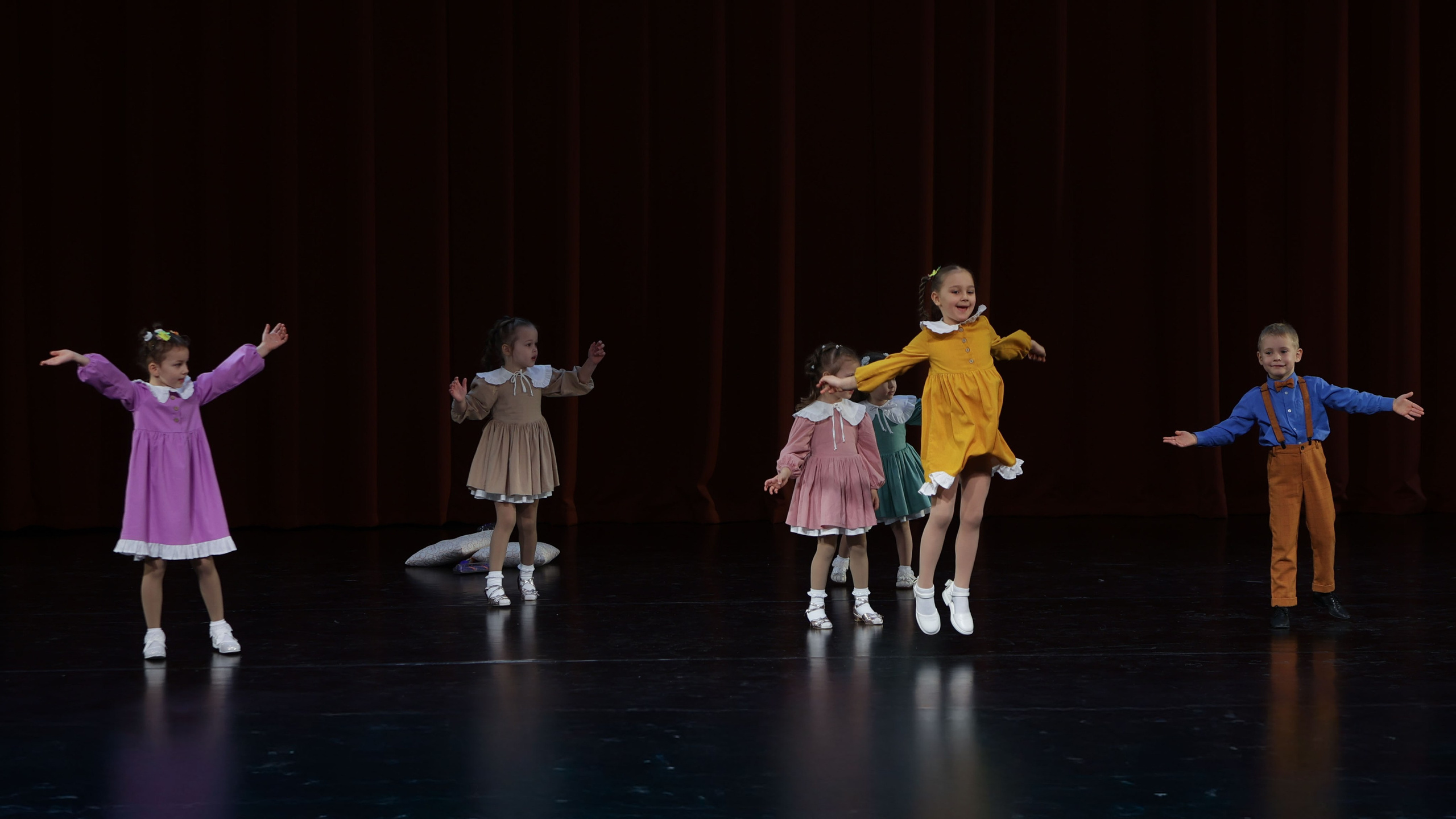 Фестиваль хореографического искусства «КУБОК ЛЕГЕНДЫ — 2025». Выпускные альбомы и школьный фотограф в Подольске, Троицке, Щербинке, Москве и Московской области