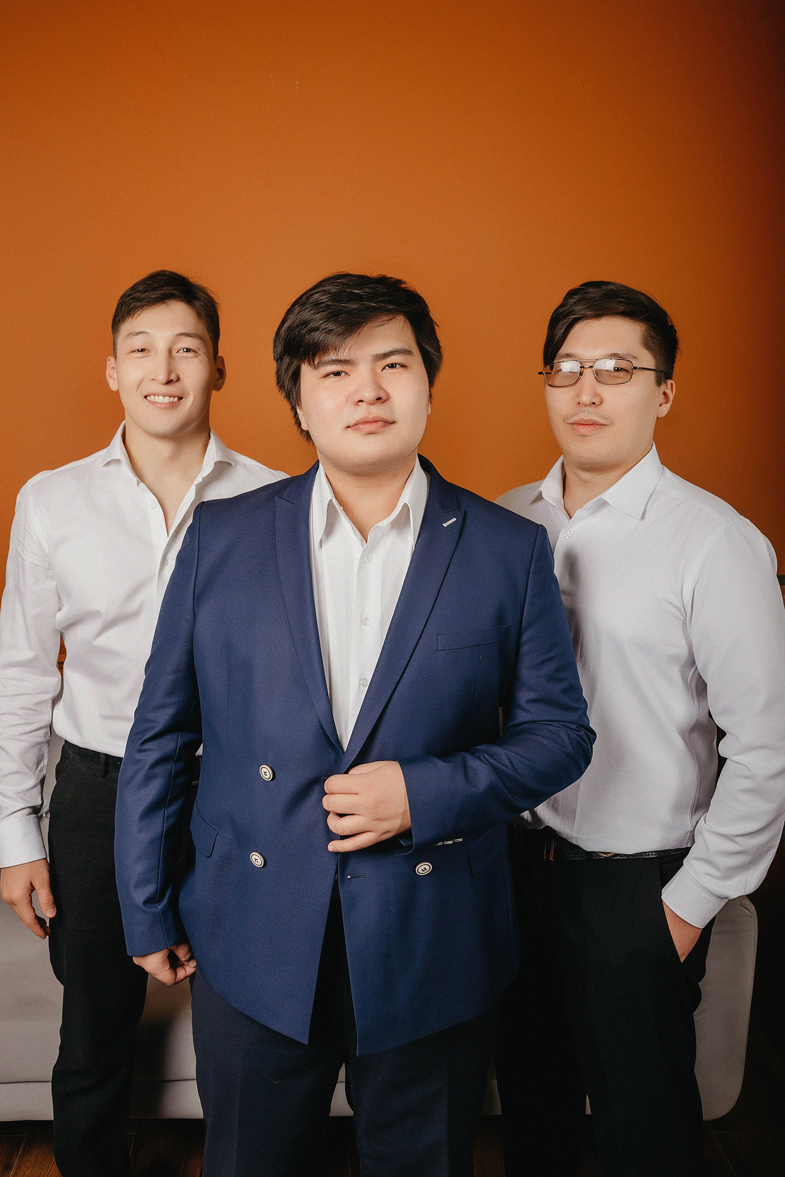 Семейная фотосессия в фотостудии Пространство. Свадебный, семейный и портретный фотограф в Алматы, Костанай