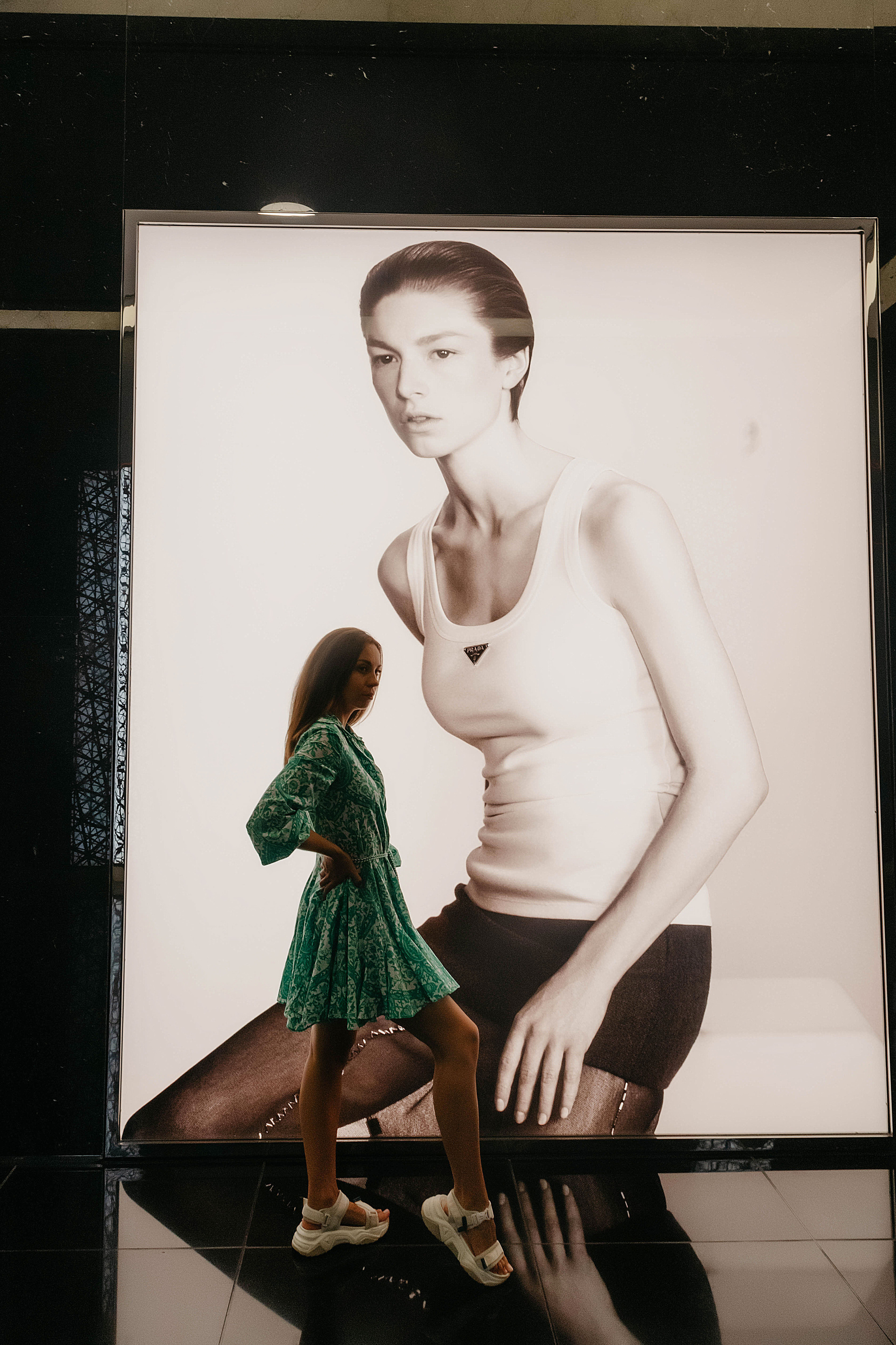 Фотосет Подруг на Esemtay Mall. Свадебный, семейный и портретный фотограф в Алматы, Костанай