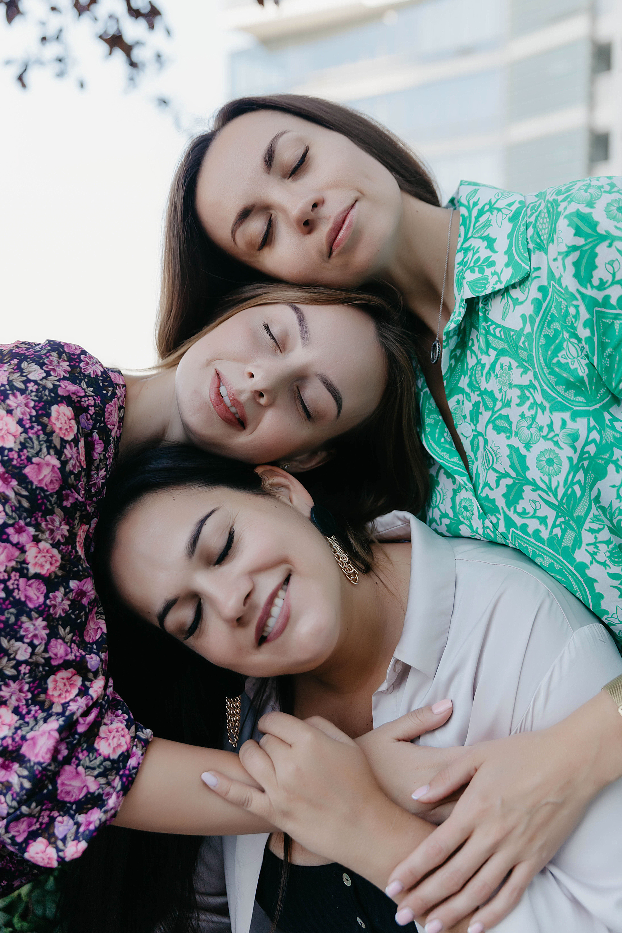 Фотосет Подруг на Esemtay Mall. Свадебный, семейный и портретный фотограф в Алматы, Костанай