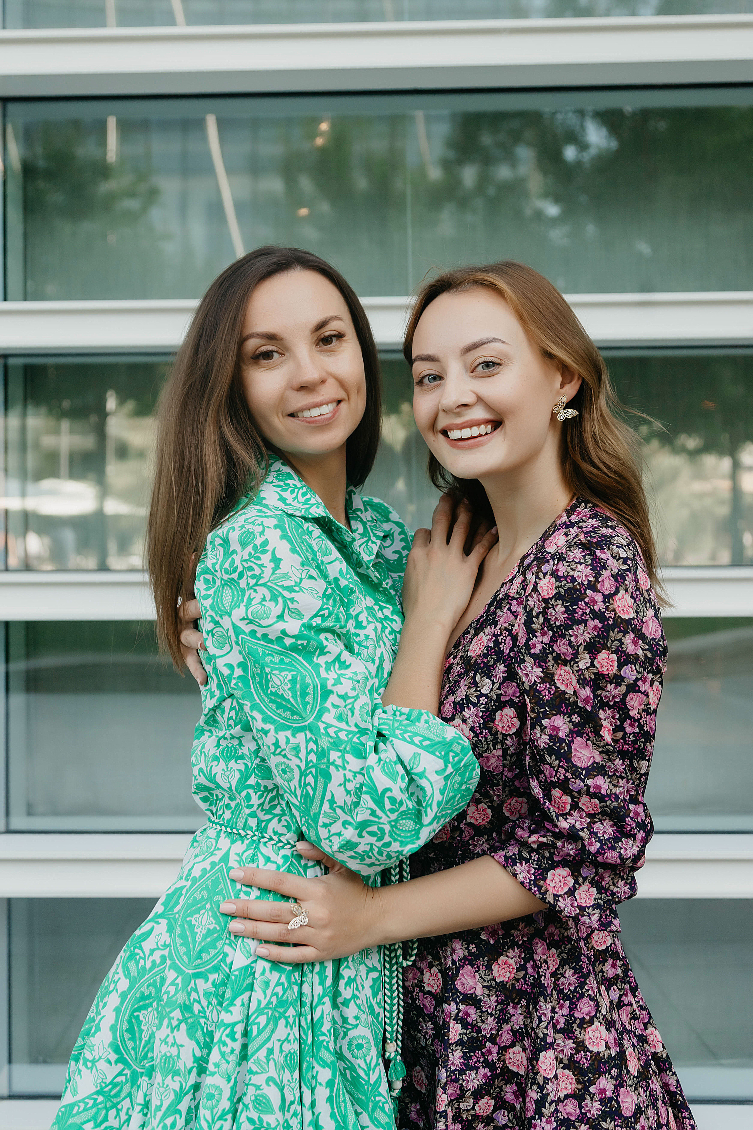 Фотосет Подруг на Esemtay Mall. Свадебный, семейный и портретный фотограф в Алматы, Костанай