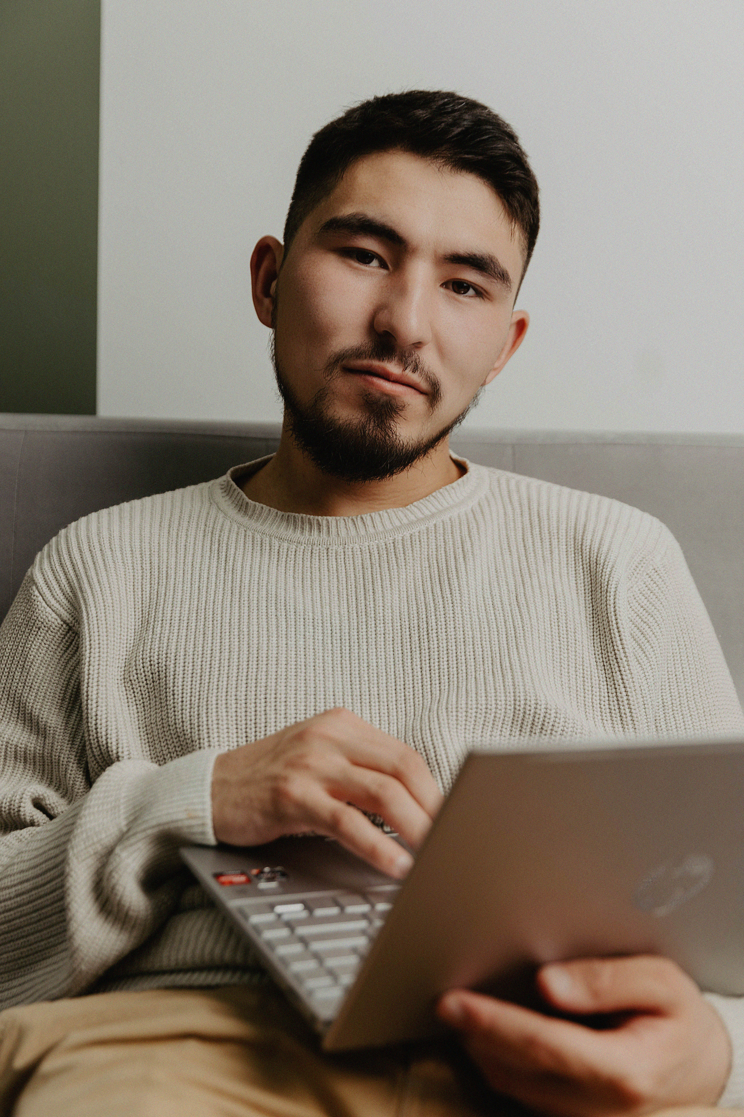 Контент фотосессия Рамазана в фотостудии Пространство. Свадебный, семейный и портретный фотограф в Алматы, Костанай