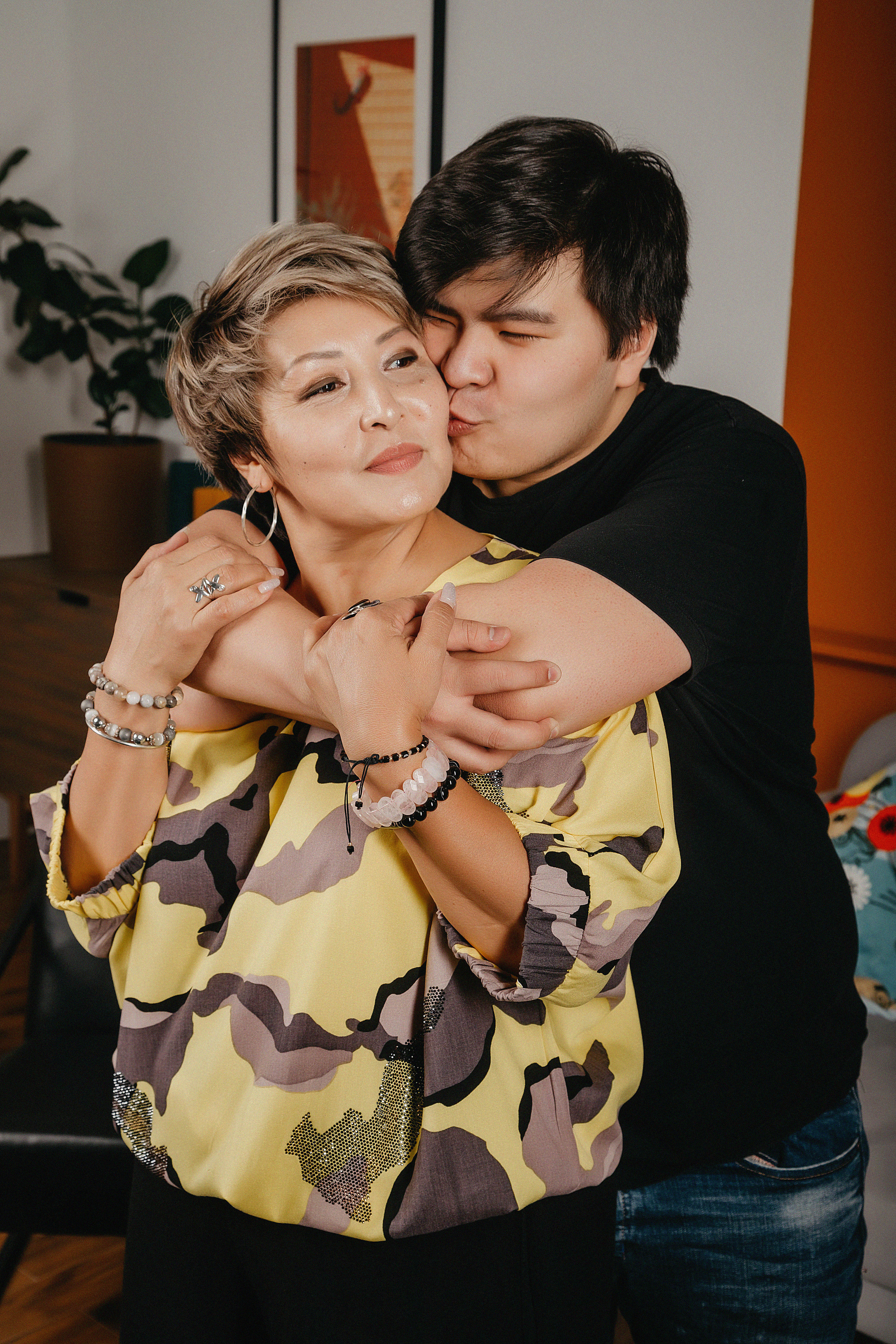 Семейная фотосессия в фотостудии Пространство. Свадебный, семейный и портретный фотограф в Алматы, Костанай