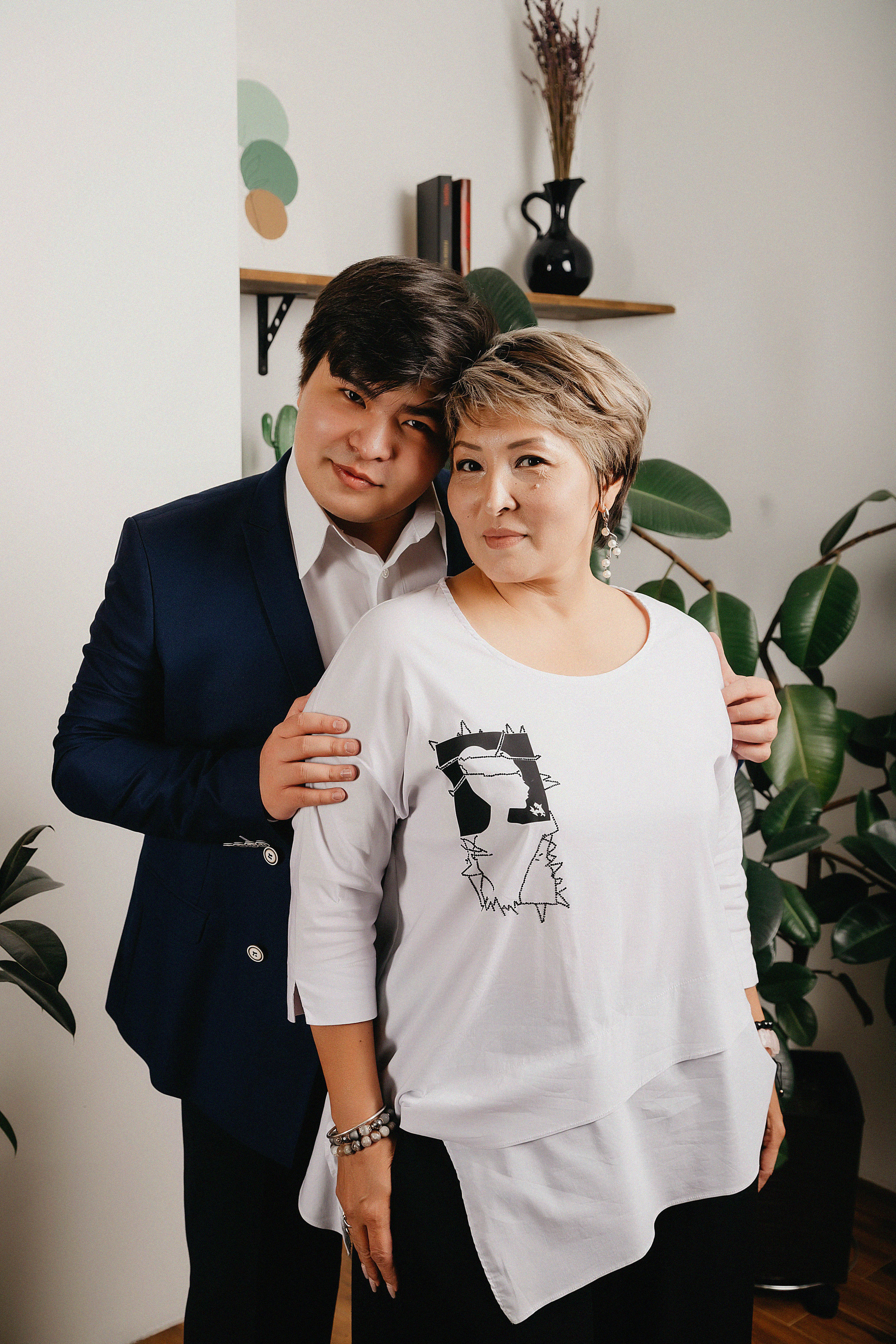 Семейная фотосессия в фотостудии Пространство. Свадебный, семейный и портретный фотограф в Алматы, Костанай