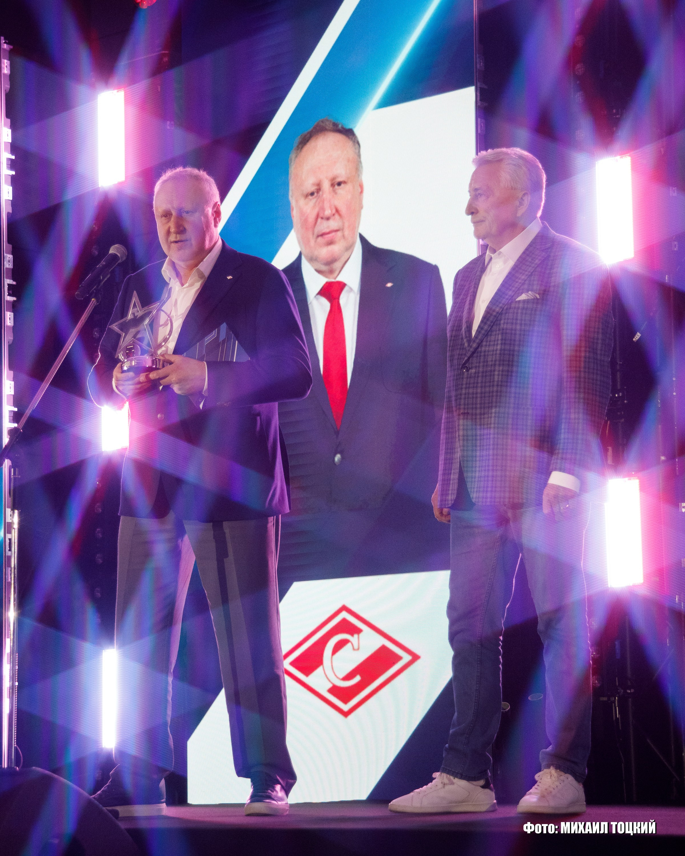Фоторепортаж церемония закрытия Чемпионата МХЛ сезона 2024/2025. Михаил Тоцкий портретный и репортажный фотограф в Москве