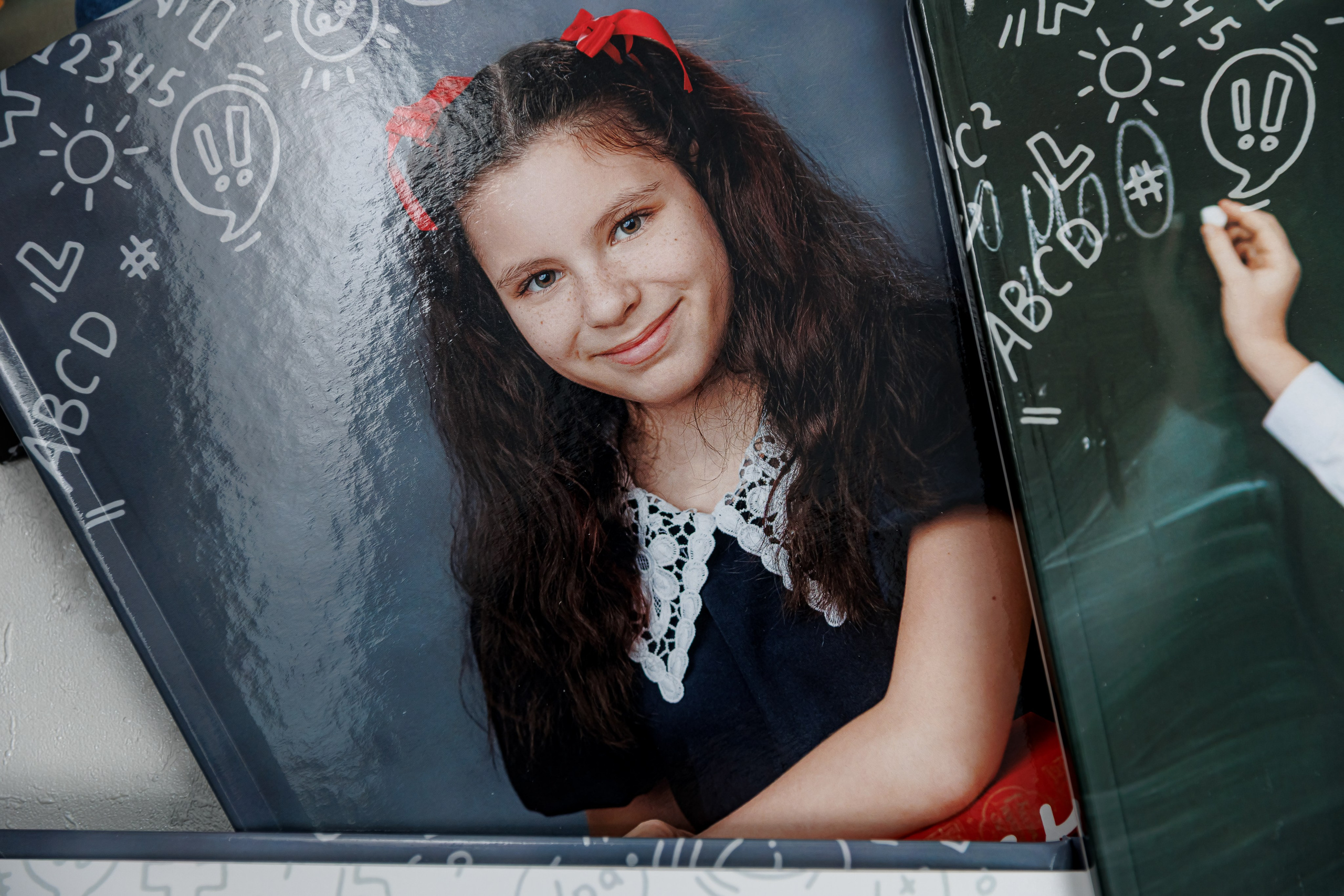 Выпускные альбомы 4 класс. Семейный и детский фотограф Комина Елена, Власиха, Одинцово