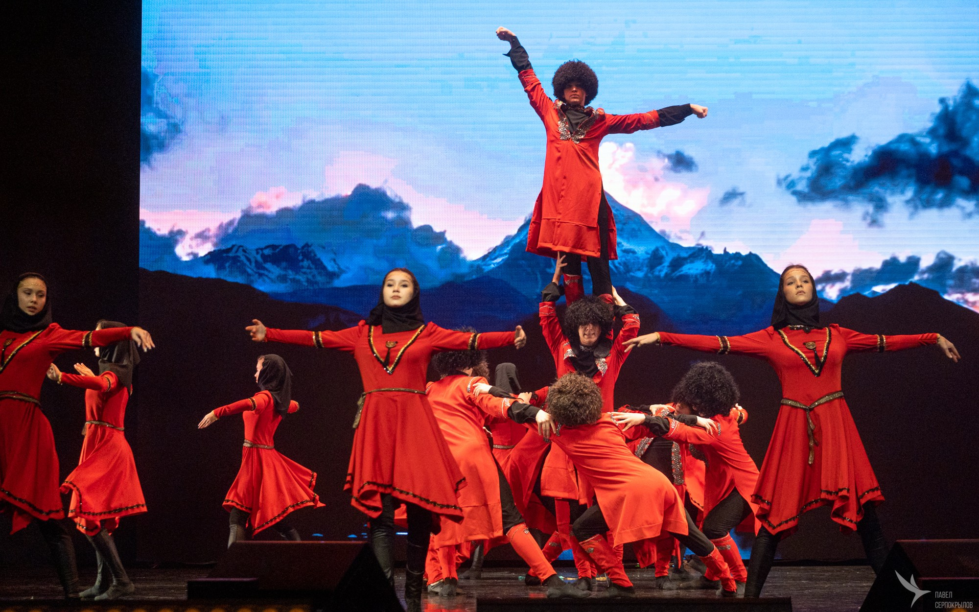 Юбилейный концерт студии эстрадного танца «Изумрудный город». Репортажный фотограф в Казани Павел Серпокрылов