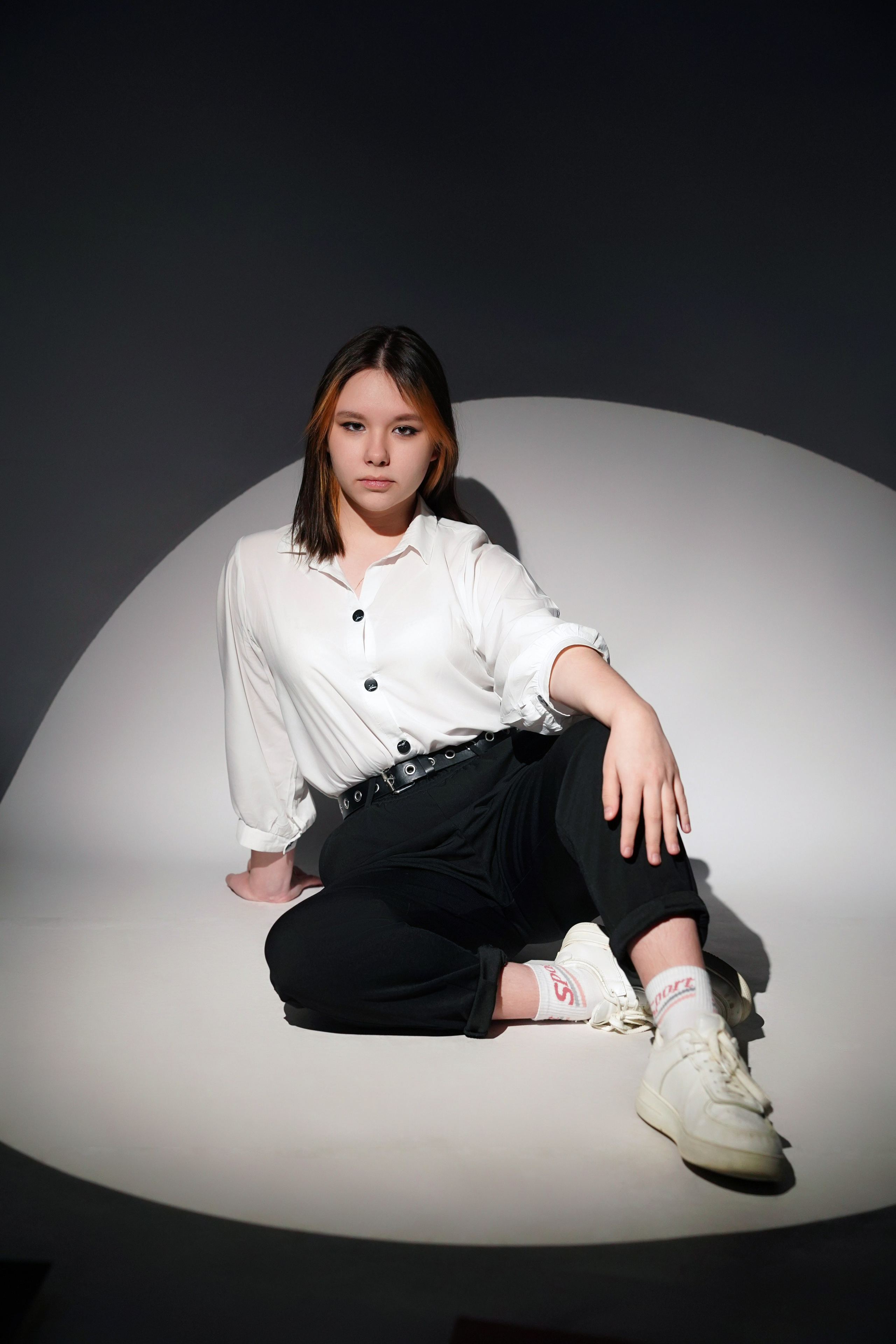 Стиль портрета в студии. GOTRA — выпускные альбомы в Тюмени