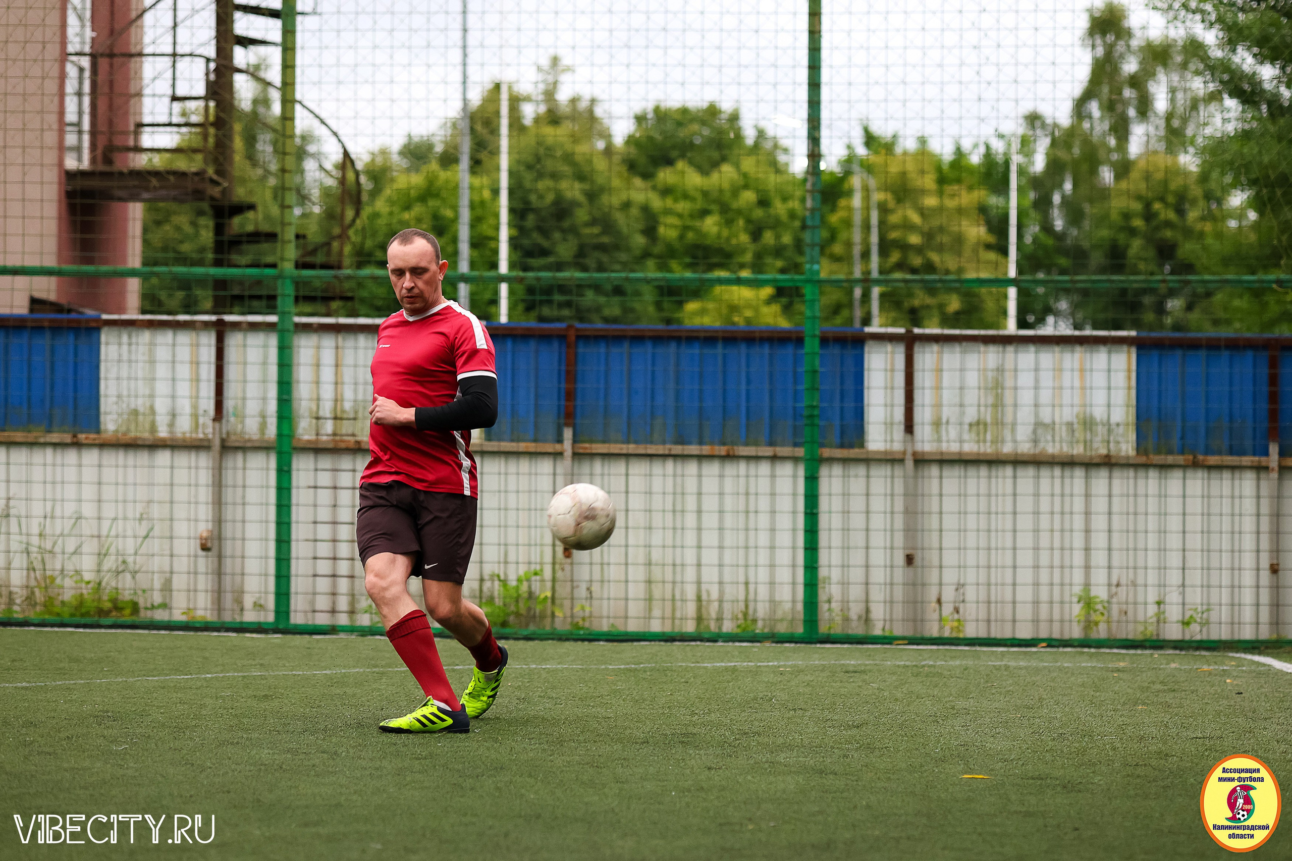 ИГРЫ МИНИ-ФУТБОЛЬНОЙ И КОРПОРАТИВНОЙ ЛИГИ. VIBECITY.RU Вайб Сити Ру Фоторепортажи Фотоотчеты Калининград