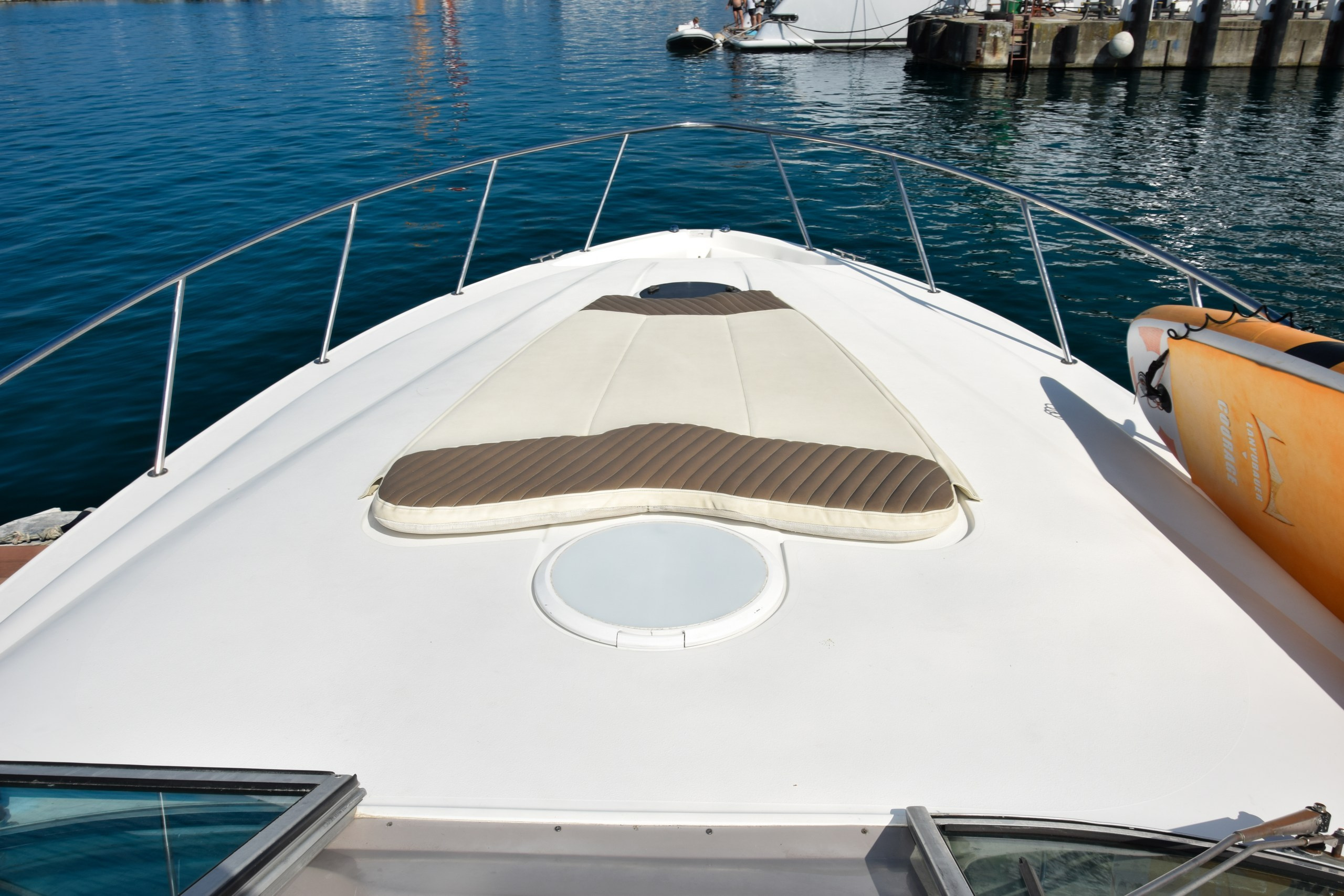 Катер Киви Аренда Яхты в Сочи Яхтанаморе YACHTNAMORE YACHTANAMORE