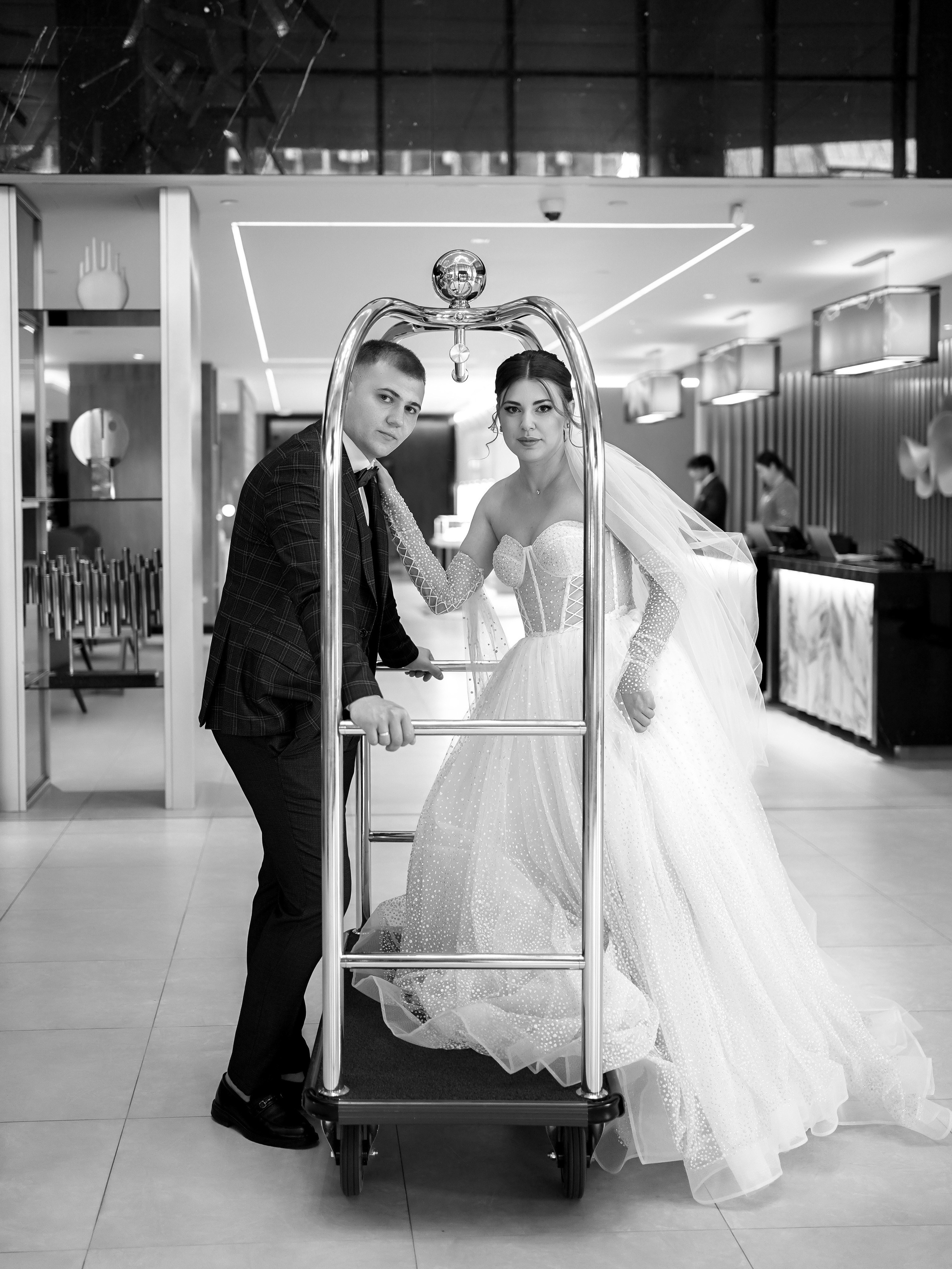 Фотограф и видеограф на свадьбу в Ростове-на-Дону 2026. Профессиональная работа, качественный результат. Свадебный фотограф в Ростове-на-Дону. Таинство Крещения и Венчания, семейные фотосессии. Алёна Чёботова