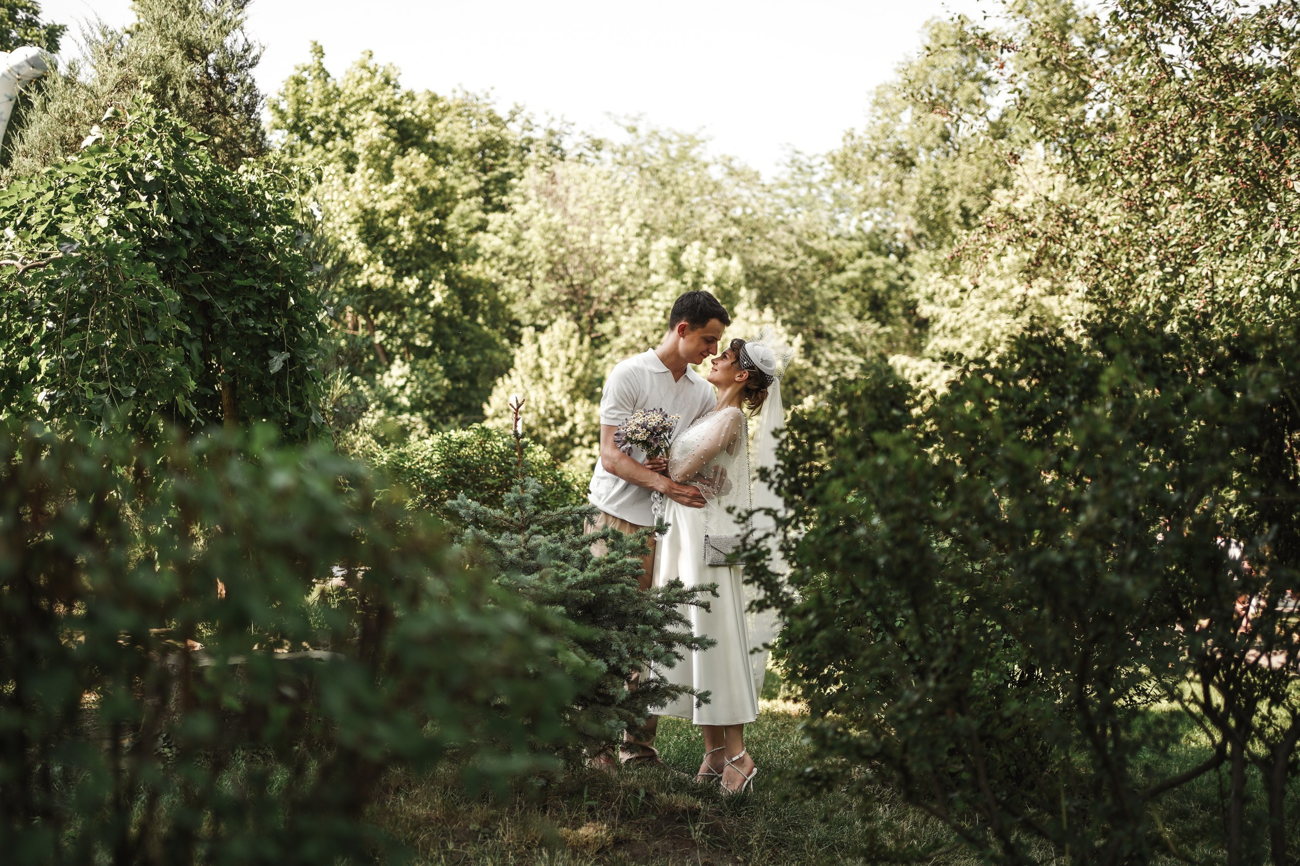 Свадебная фотосессия в парке имени Октябрьской Революции в г. Ростов-на-Дону. Свадебный фотограф в Ростове-на-Дону. Таинство Крещения и Венчания, семейные фотосессии. Алёна Чёботова