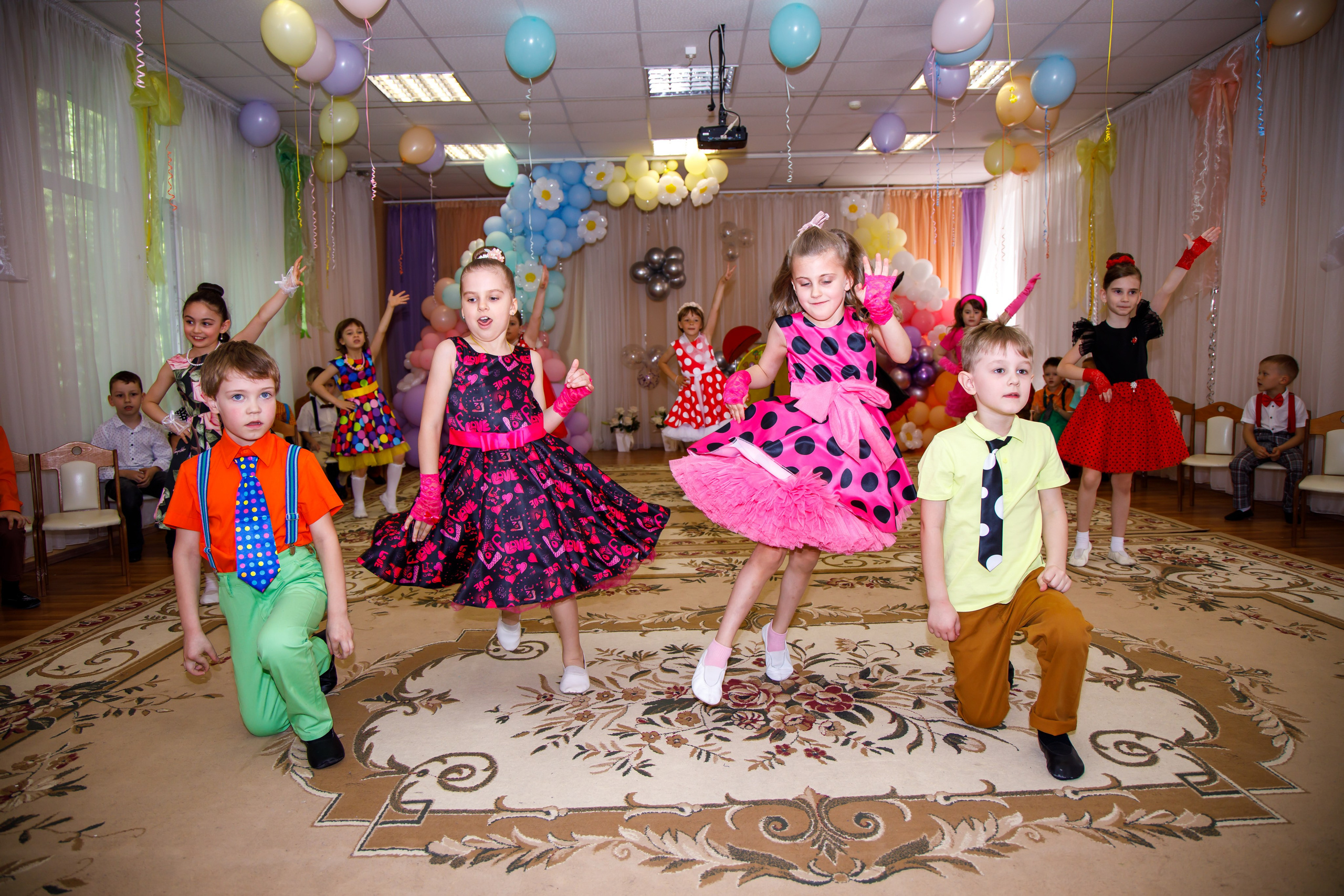 ВЫПУСКНОЙ ДЕТСКИЙ САД группа НАСЛЕДНИКИ. Профессиональная фото и видеосъемка. Москва